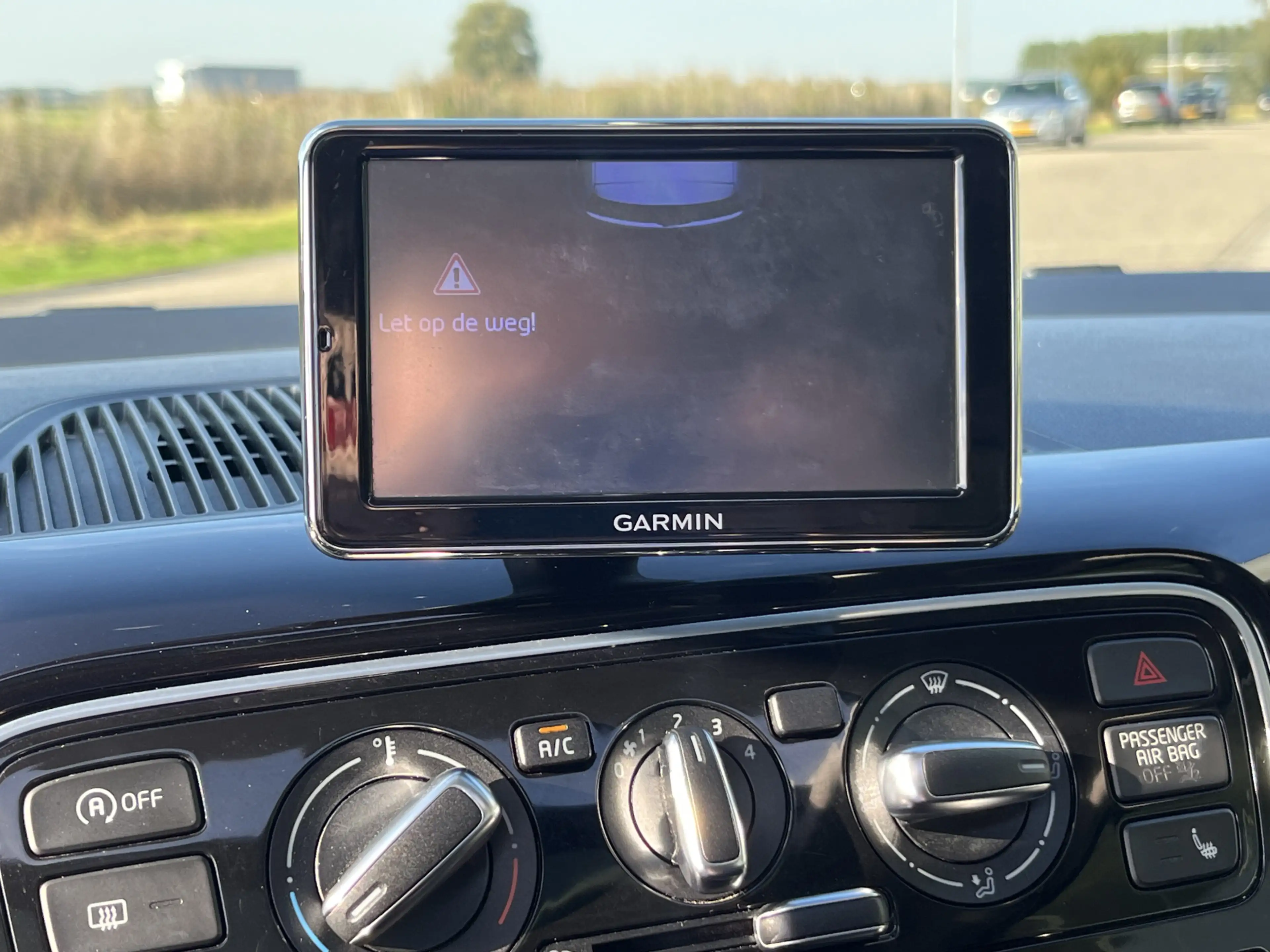 Volkswagen up! 1.0 high up! BlueMotion / Elektrisch panorama-dak — photo 26