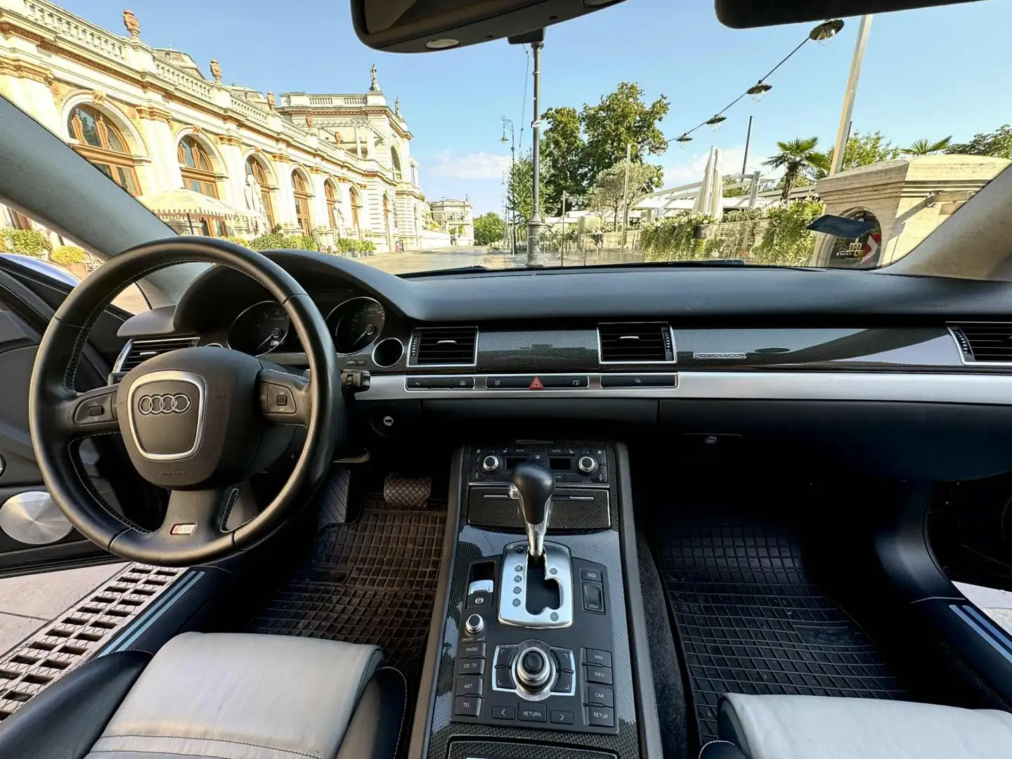 Audi S8 5.2 FSI quattro - 2