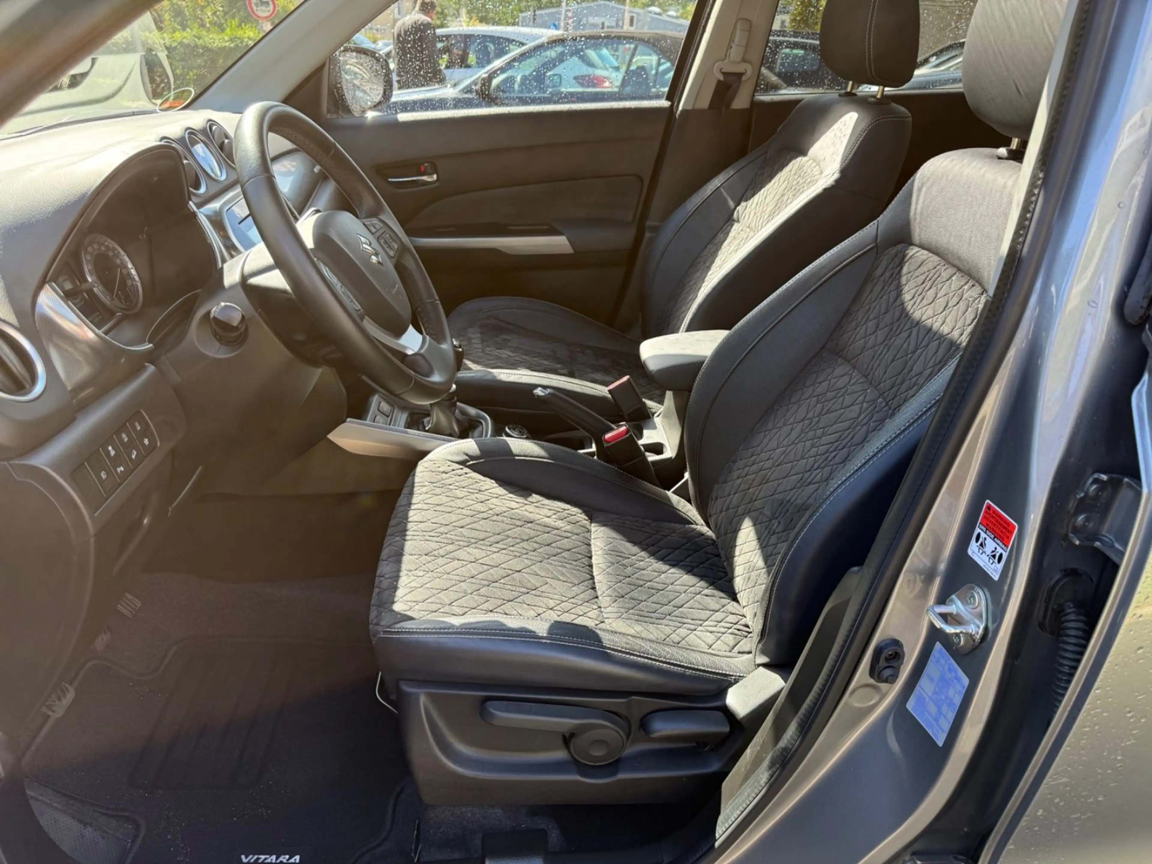 Suzuki Vitara 1.4 Comfort 4x4 Navi,Pano,R.K,PDC,SHZ,1.H — photo 9