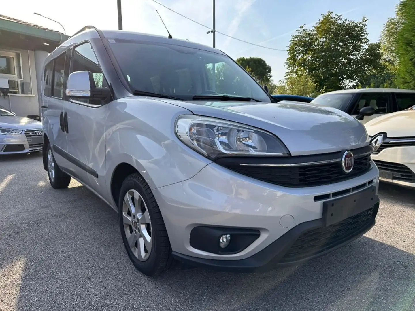 Fiat Doblo Doblò 1.6 MJT 16V 120CV Lounge Grigio - 2