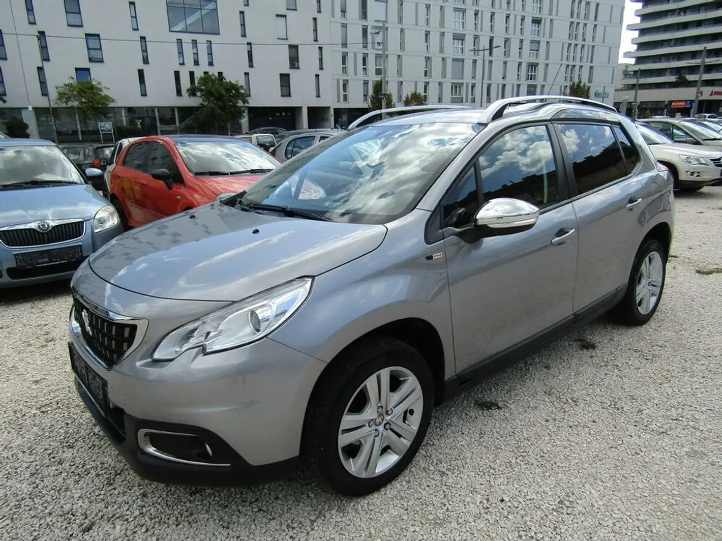 Peugeot 2008 Style Grau - 1