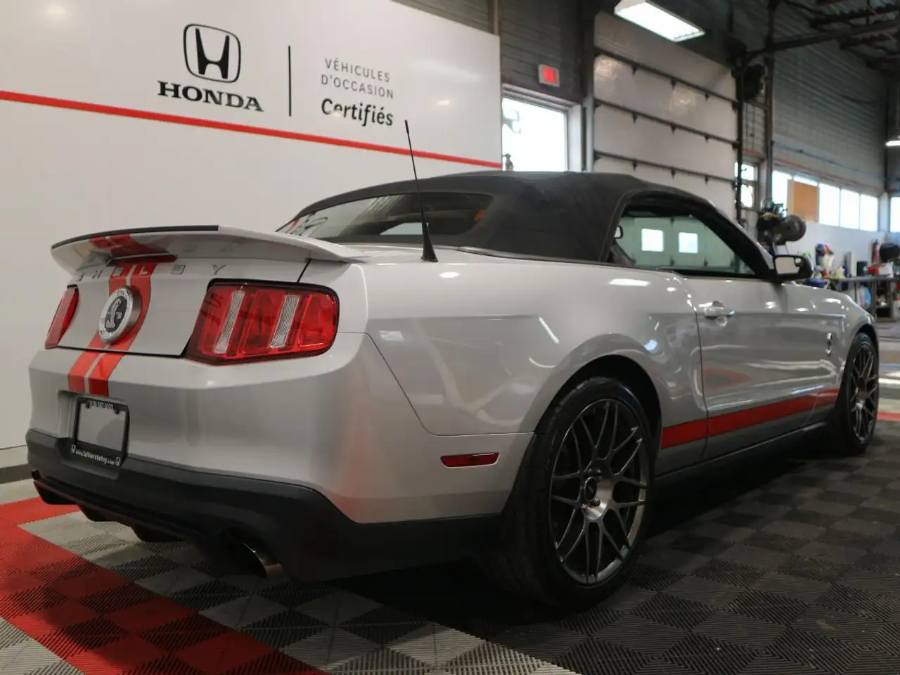 Ford Mustang photo Ford Mustang