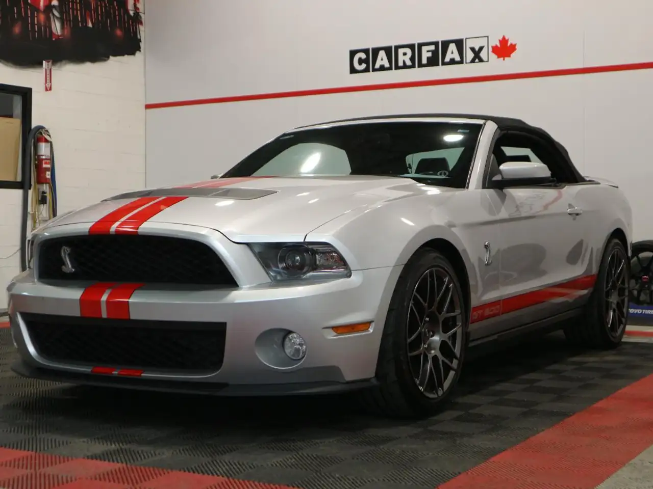 Ford Mustang photo Ford Mustang
