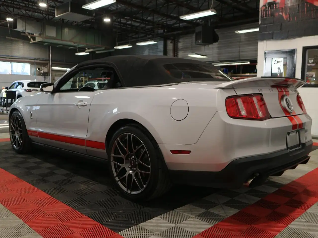 Ford Mustang photo Ford Mustang