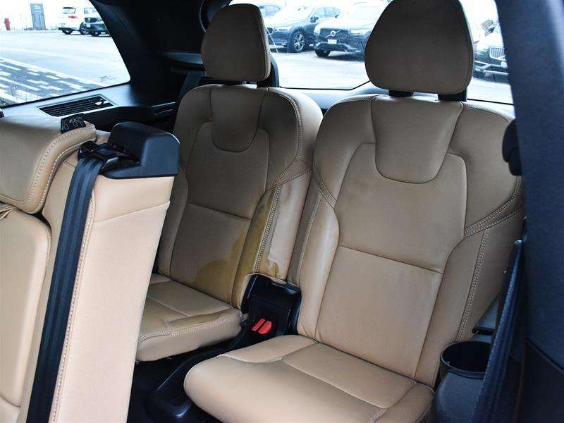 2022 Volvo XC90 T6 AWD Inscription 7-Seater thumb 9