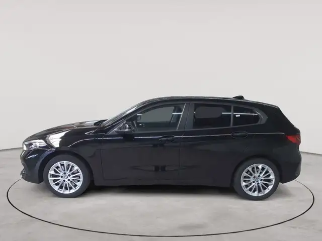 BMW 1 Series view 6