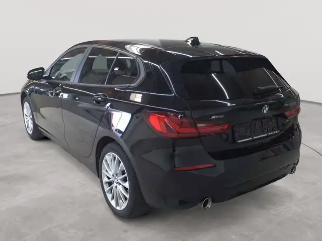 BMW 1 Series view 5