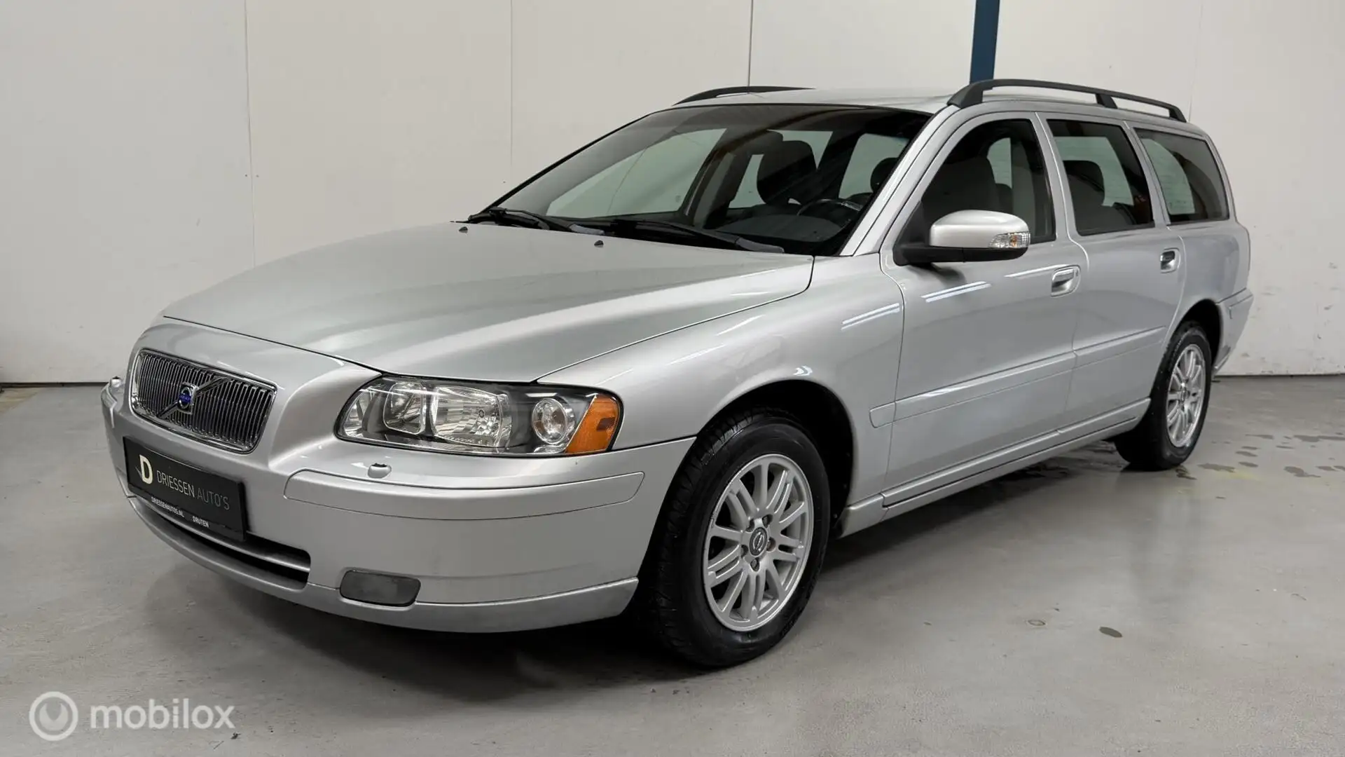 Volvo V70 2.4 Edition Classic LEER / YOUNGTIMER / 170PK Gris - 1