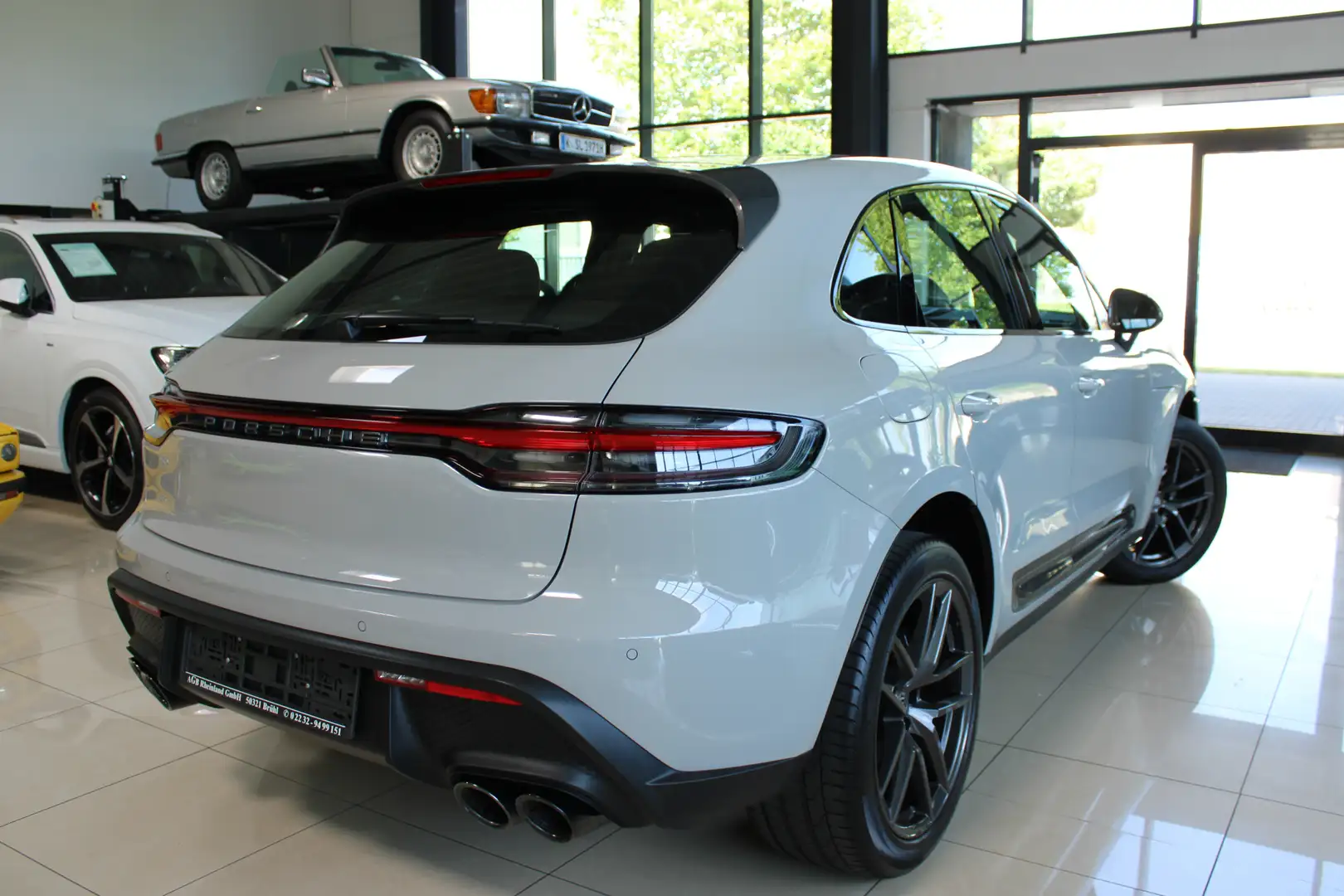 Porsche Macan III T PDK NEUES MODELL 265PS KREIDE PANORAMA 1HAND Grau - 2