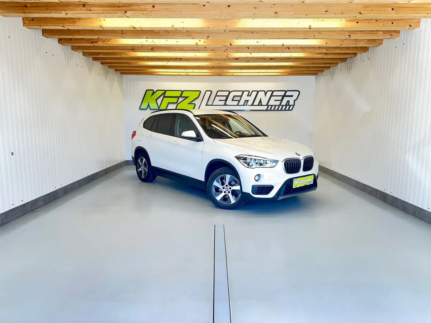 BMW X1 sDrive18d Aut. "R-KAM*LED*NAVI"CARPLAY" Weiß - 1