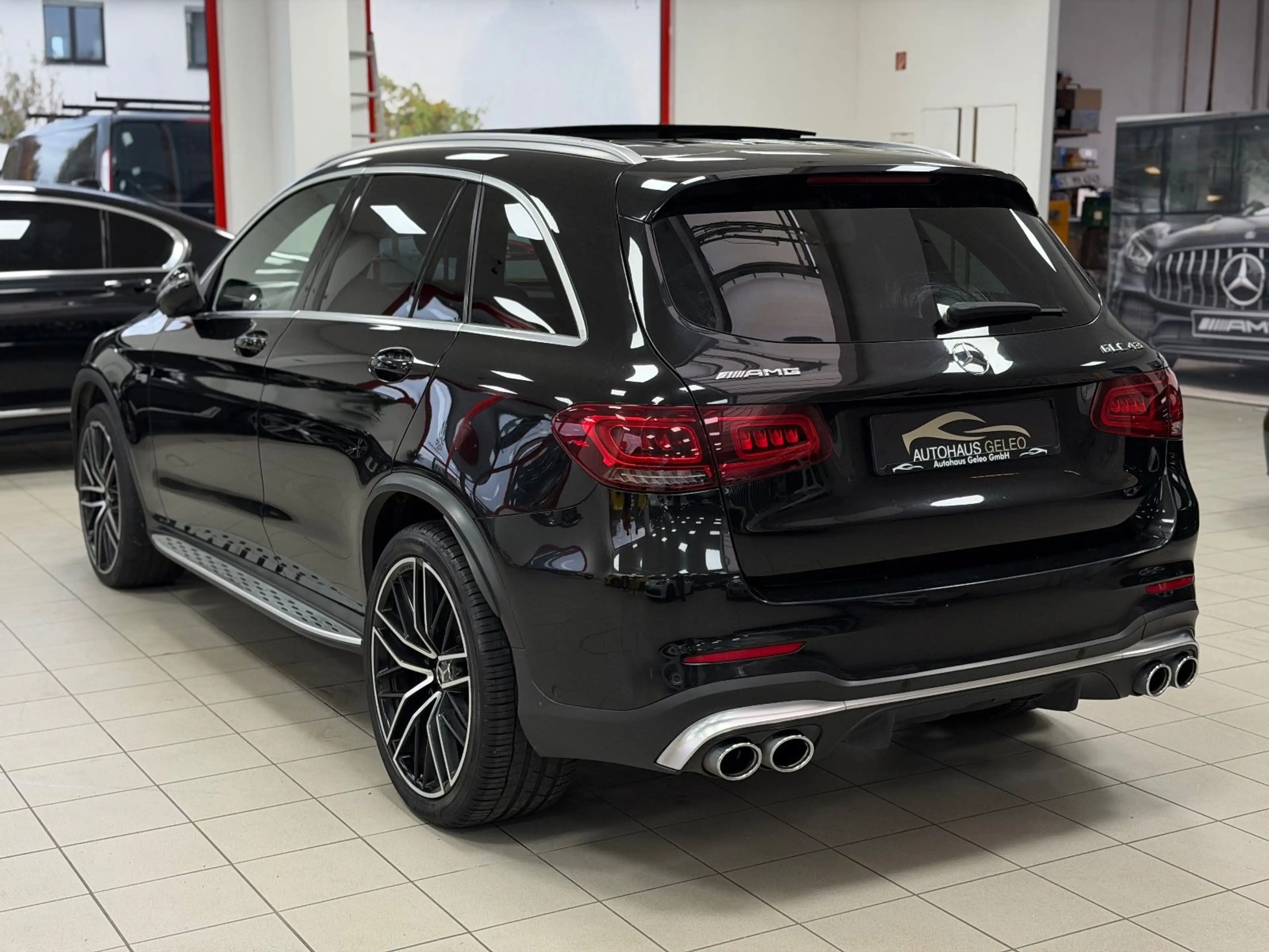Mercedes-Benz GLC 43 AMG /4Matic/PANO/BURM./KEYLESS./ — photo 3