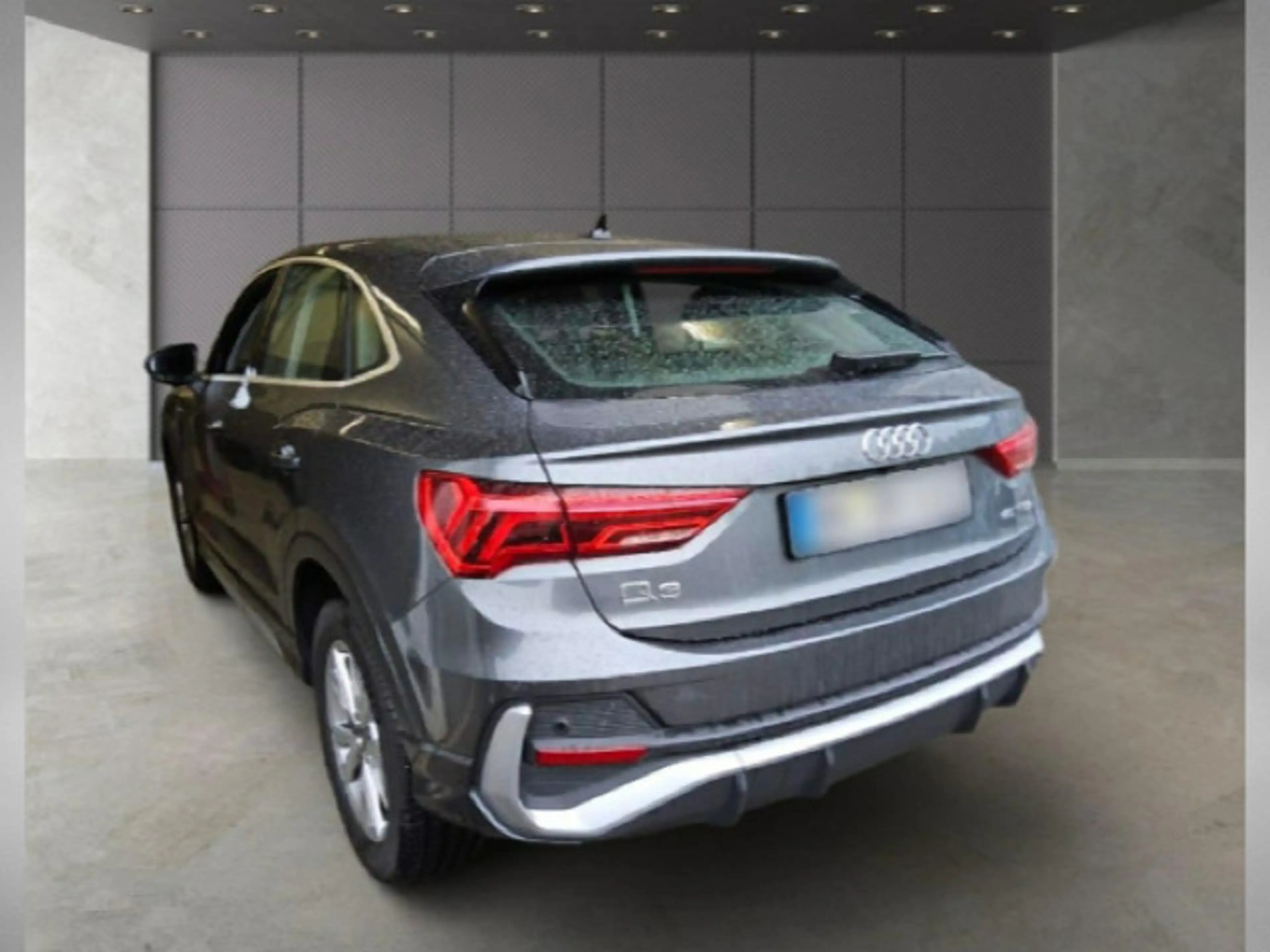 Audi Q3 S line 45 TFSI e LED RFK AHK PDC VC — photo 5