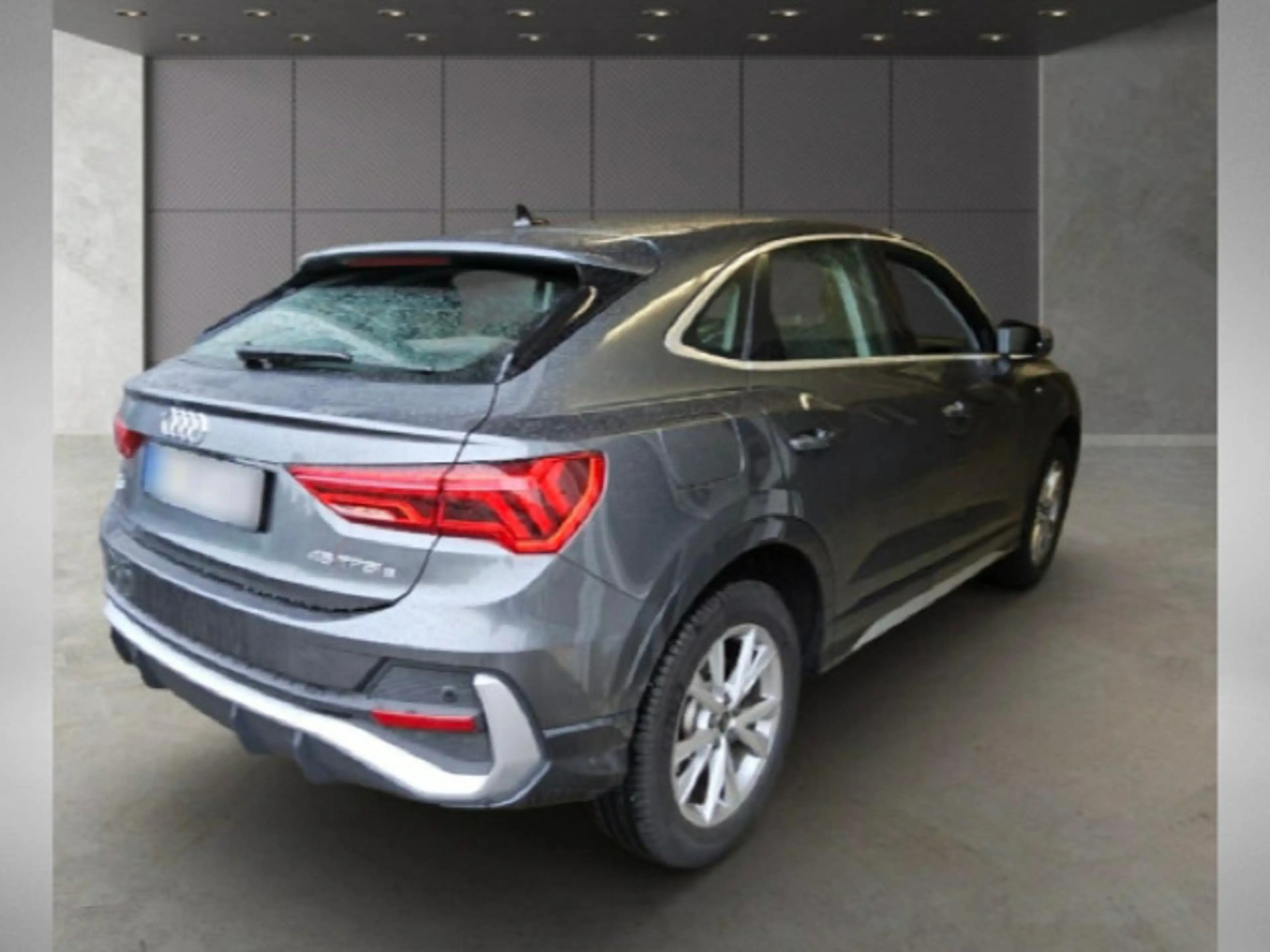 Audi Q3 S line 45 TFSI e LED RFK AHK PDC VC — photo 4
