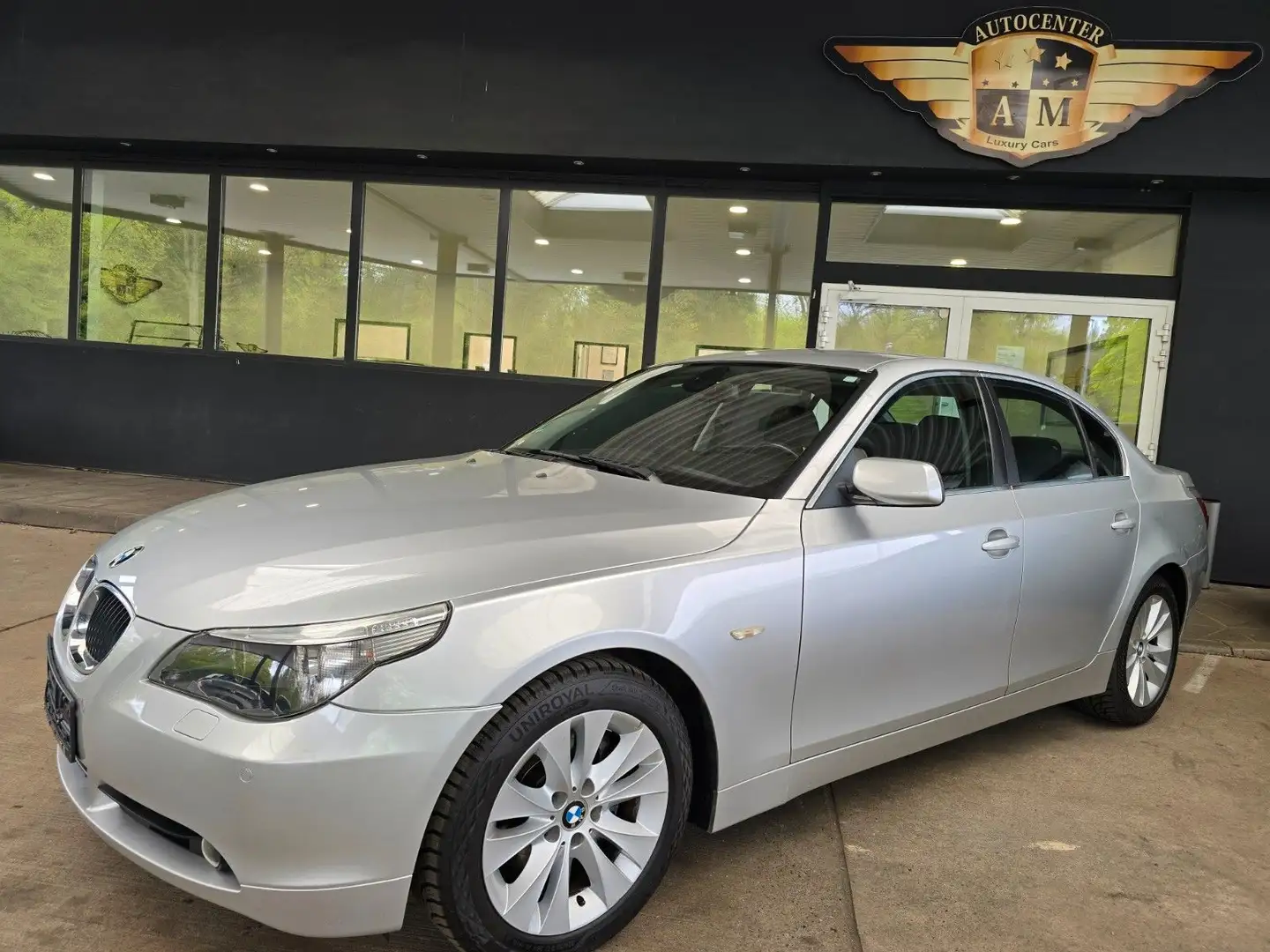 BMW 530 i E60 Lim. Automatik LEDER/NAVI/PDC/NAVI/SZH Argintiu - 1