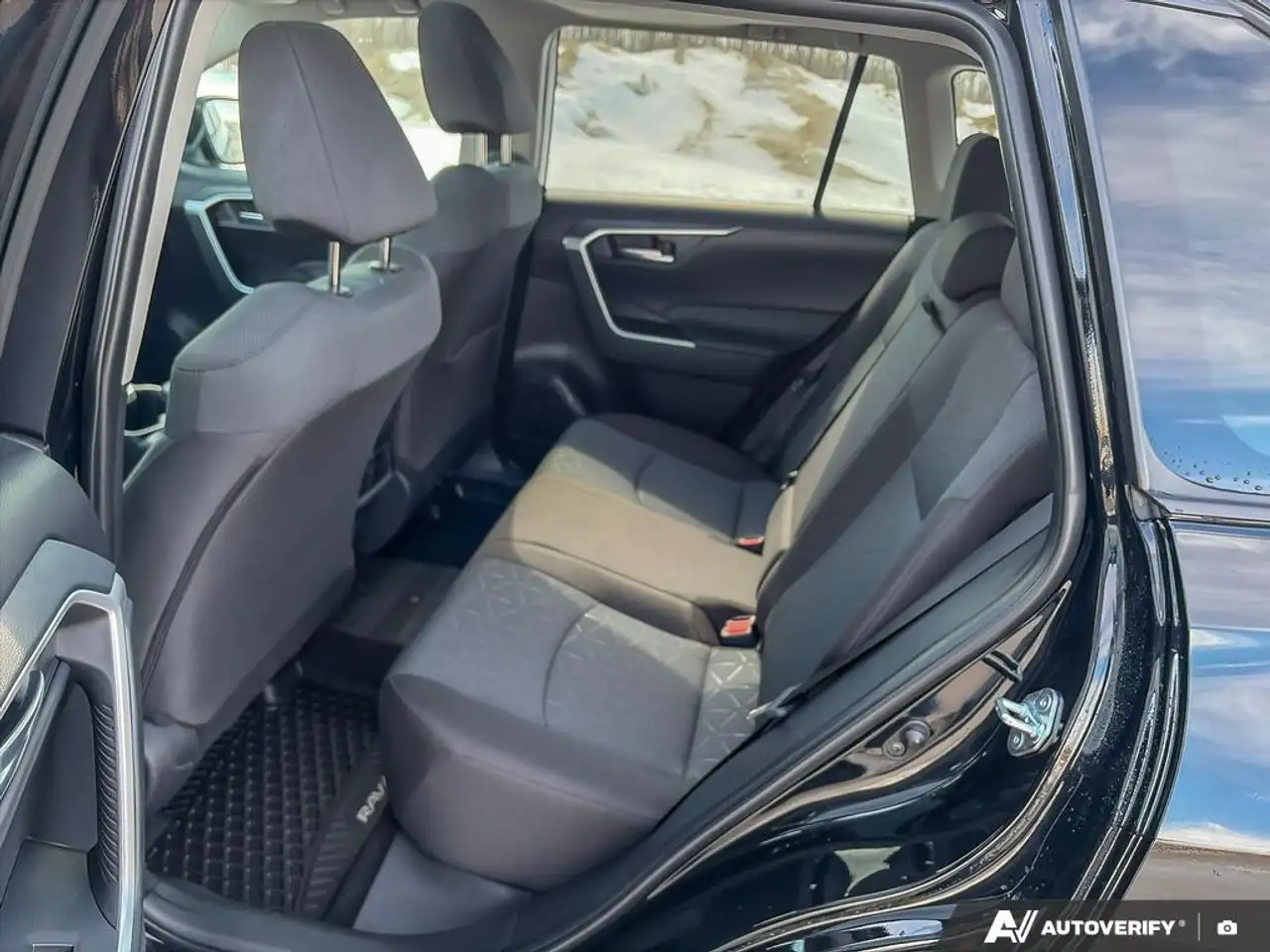 Toyota RAV 4 снимка Toyota RAV 4