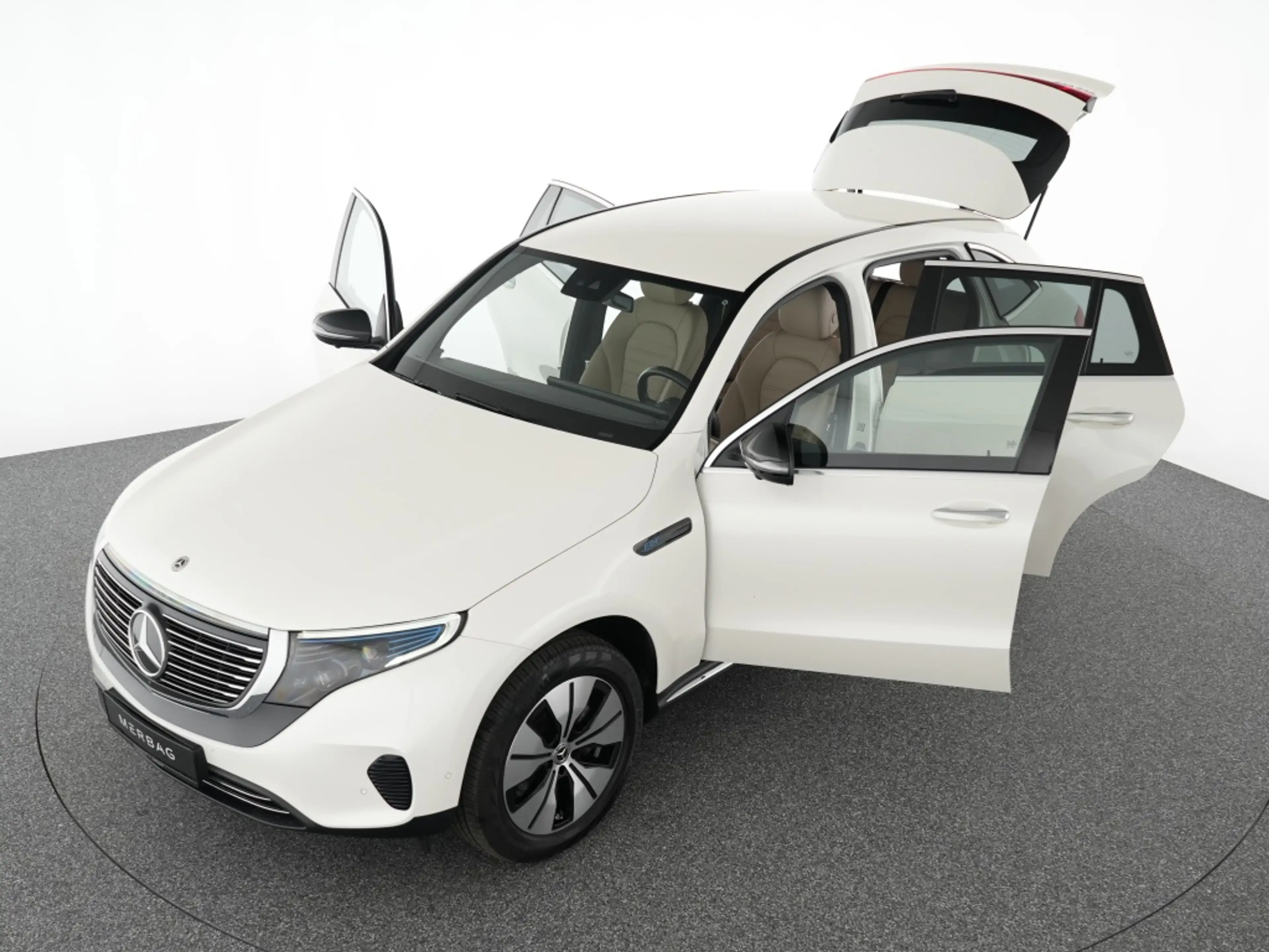 Mercedes-Benz EQC 400 4M Electric Art Multibeam Leder beige — photo 12