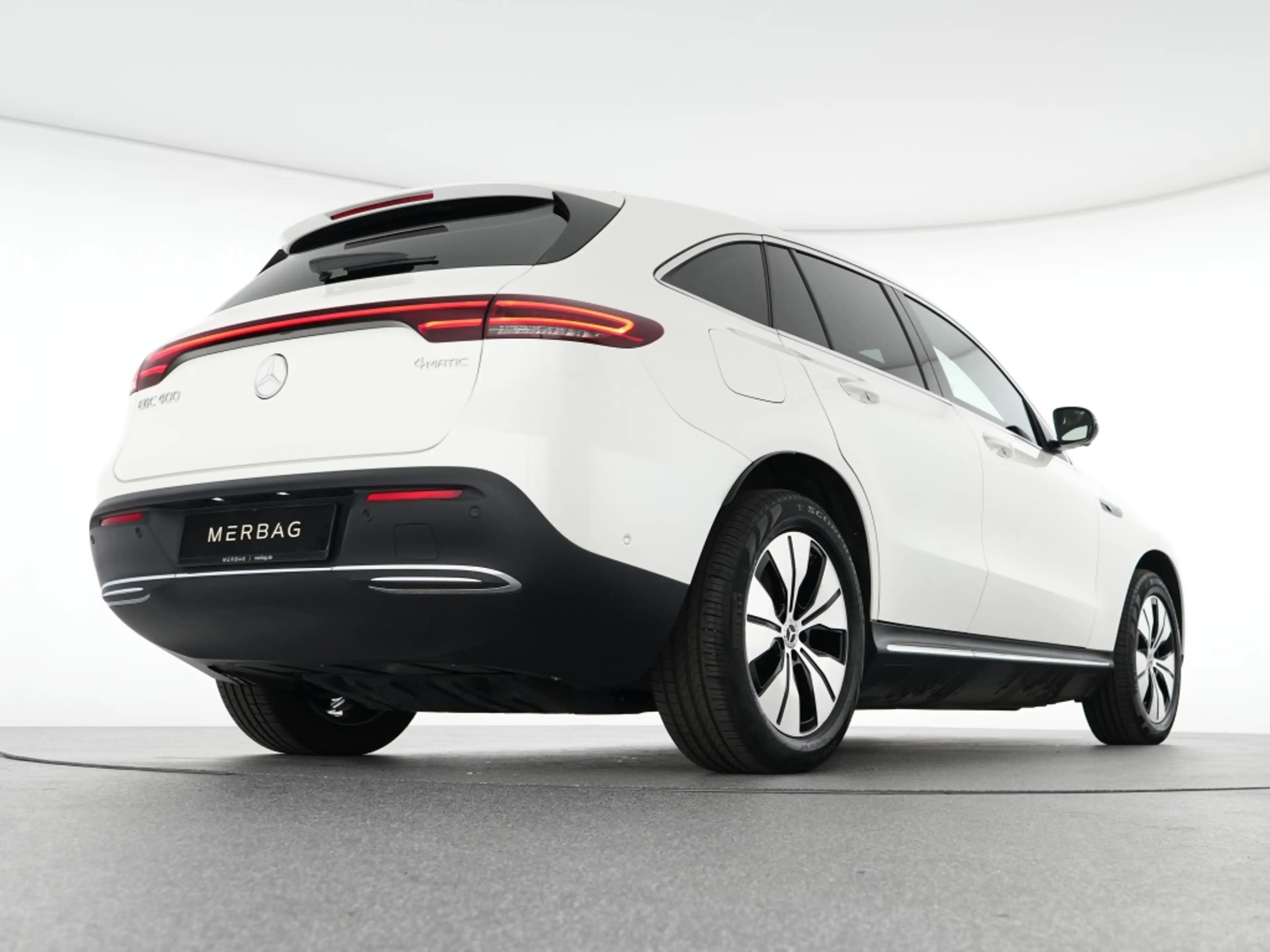 Mercedes-Benz EQC 400 4M Electric Art Multibeam Leder beige — photo 9