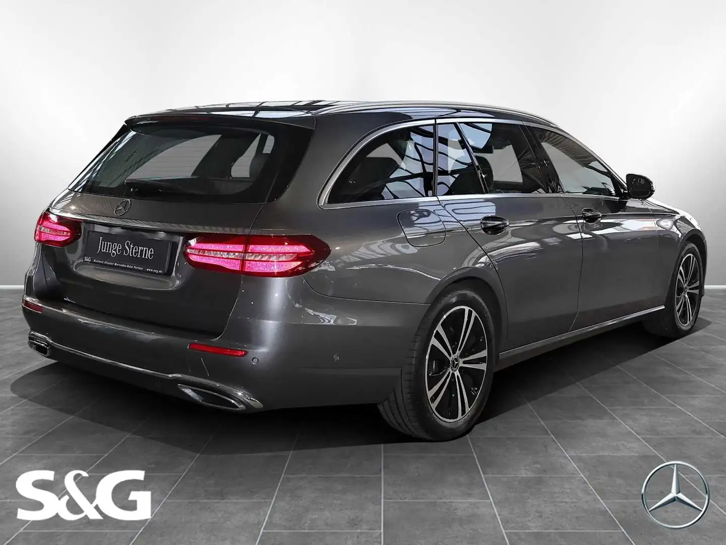Mercedes-Benz E 400 d 4M T AVANTGARDE RüKam+Sitzhzg.+LED+18 Grau - 2