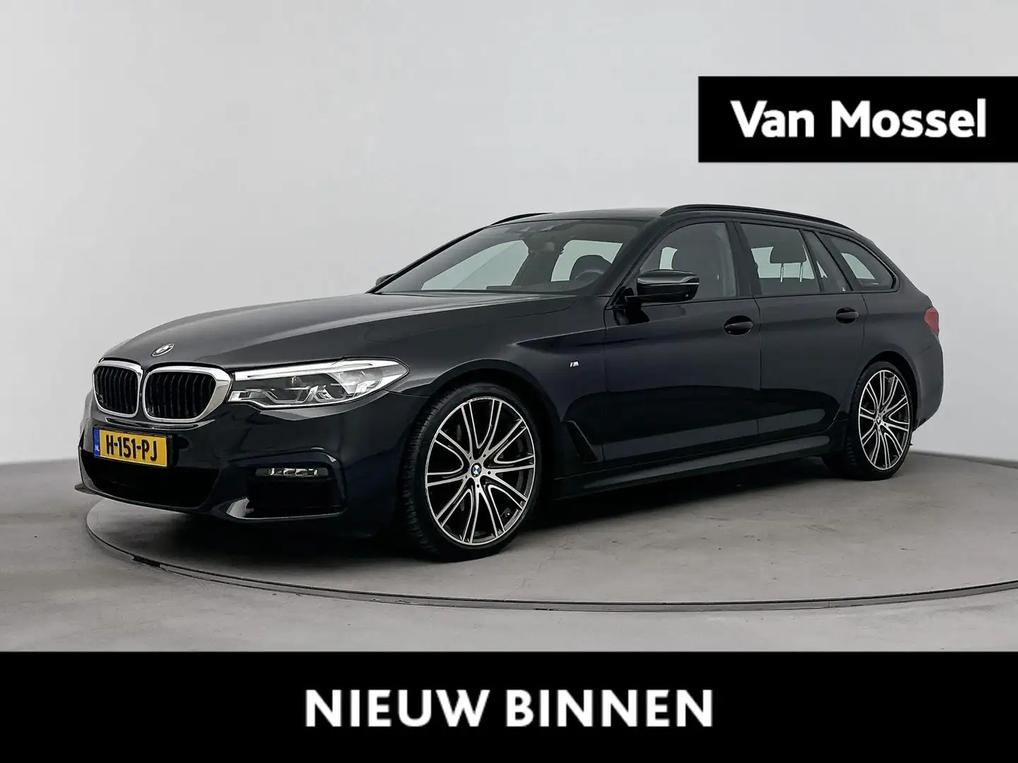 BMW 520 5-serie Touring 520i High Executive Edition | Pano Zwart - 1