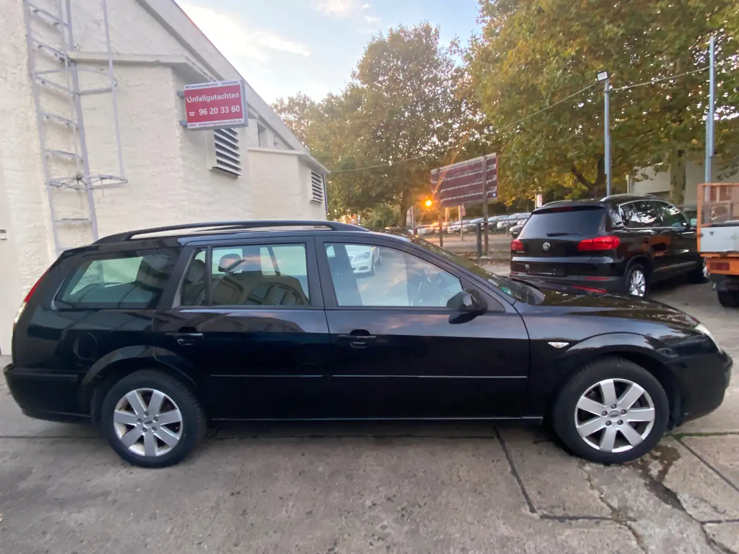 Ford Mondeo Mondeo 2.0  Turnier Titanium Schwarz - 2
