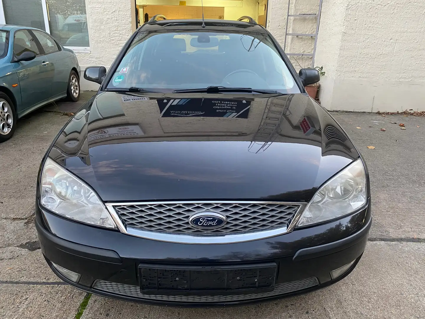 Ford Mondeo Mondeo 2.0  Turnier Titanium Schwarz - 1