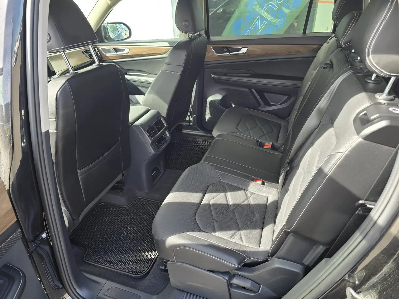 Volkswagen Atlas снимка Volkswagen Atlas