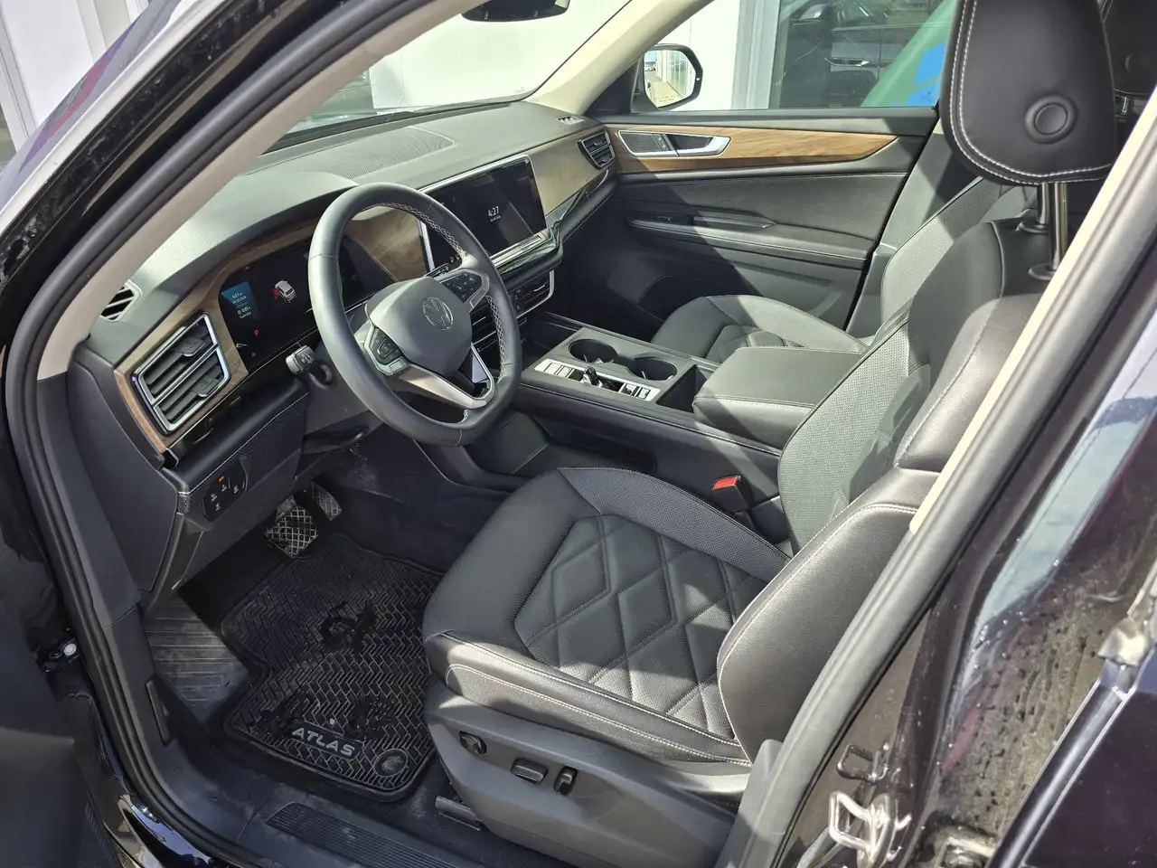 Volkswagen Atlas снимка Volkswagen Atlas