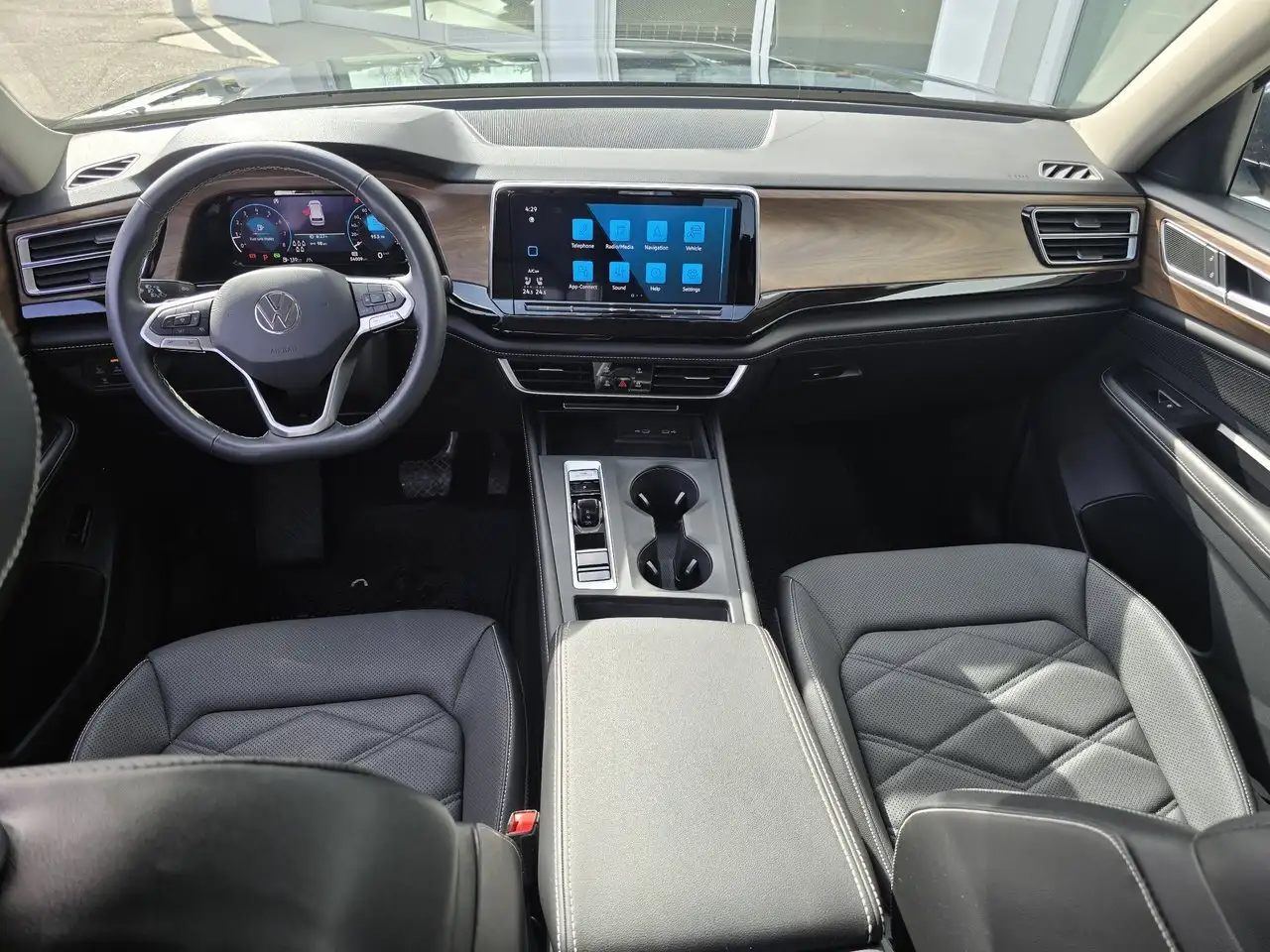 Volkswagen Atlas снимка Volkswagen Atlas