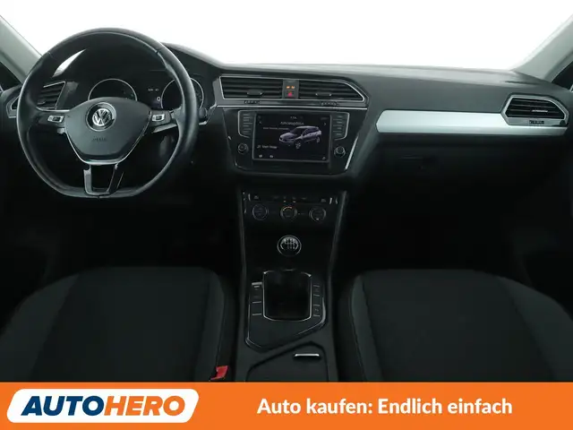 Volkswagen Tiguan view 12