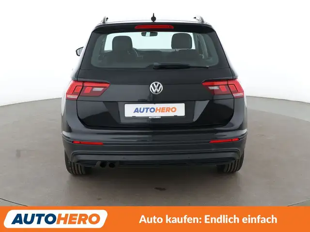 Volkswagen Tiguan view 5