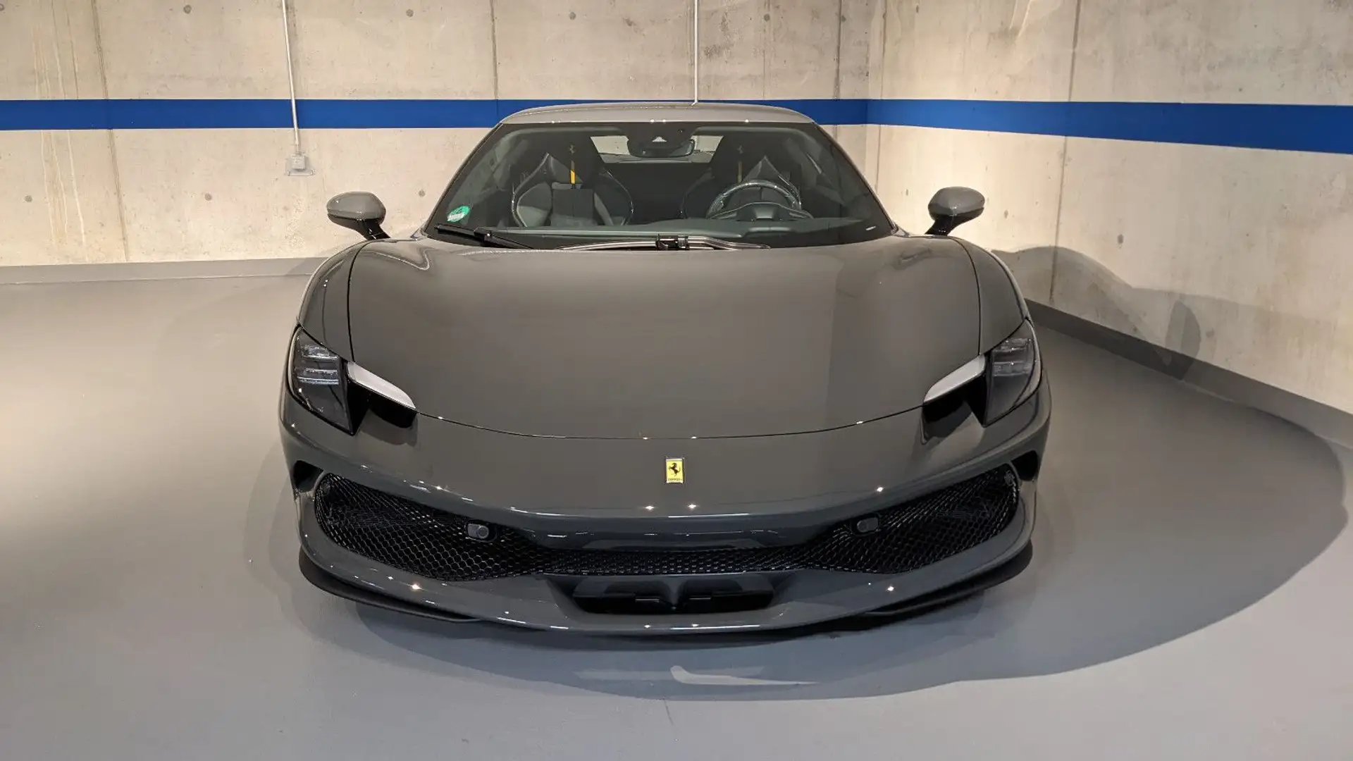 Ferrari 296 GTB *APPLE*LIFT*RACING SEATS*CARBON Šedá - 2