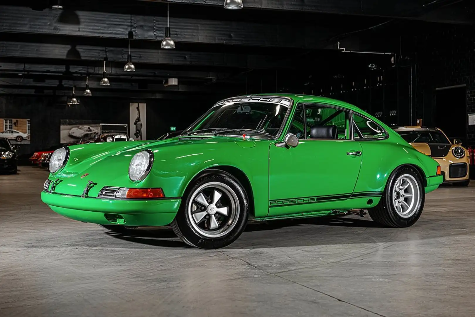 Porsche 911 S ST 2.5 Groupe 4 MFI 170 ch Vert - 2