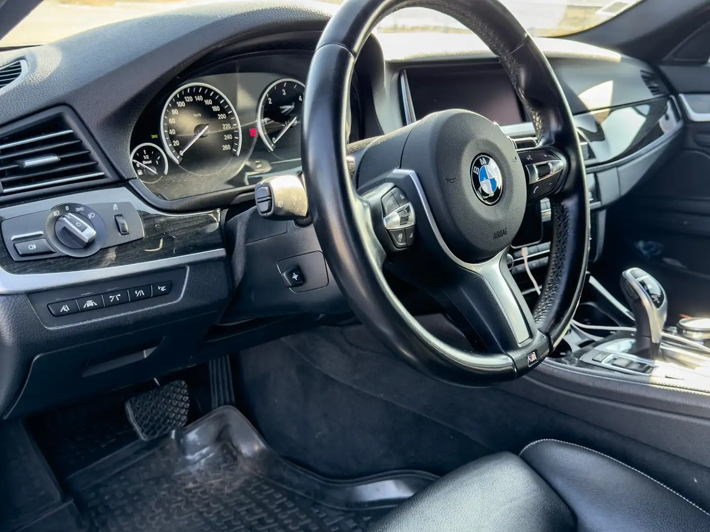 BMW M550 5er Touring Diesel M550d xDrive Touring Sport-Aut. Argintiu - 2