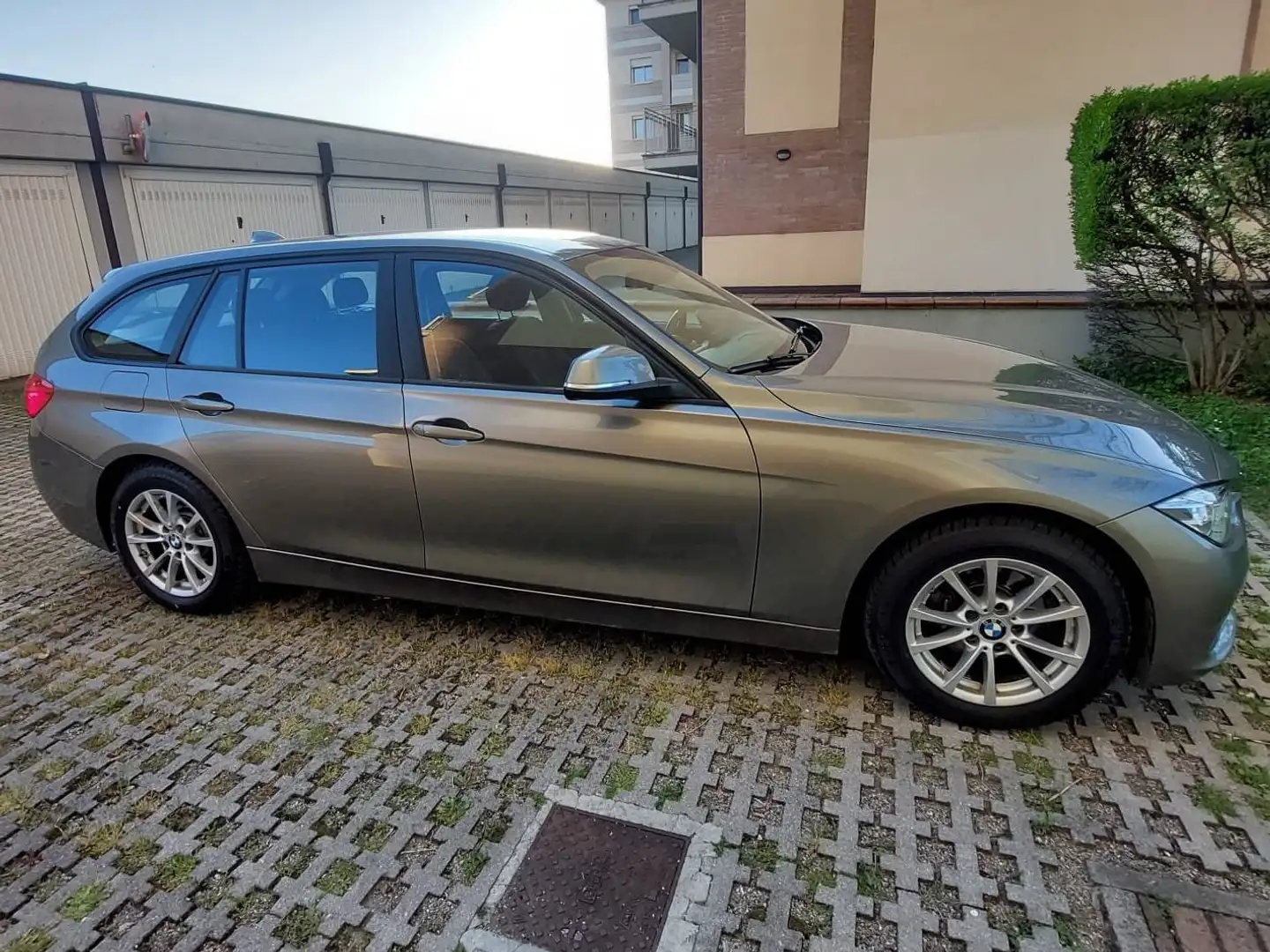 BMW 318 Serie 3 F31 2015 318d Touring Business Advantage - 2