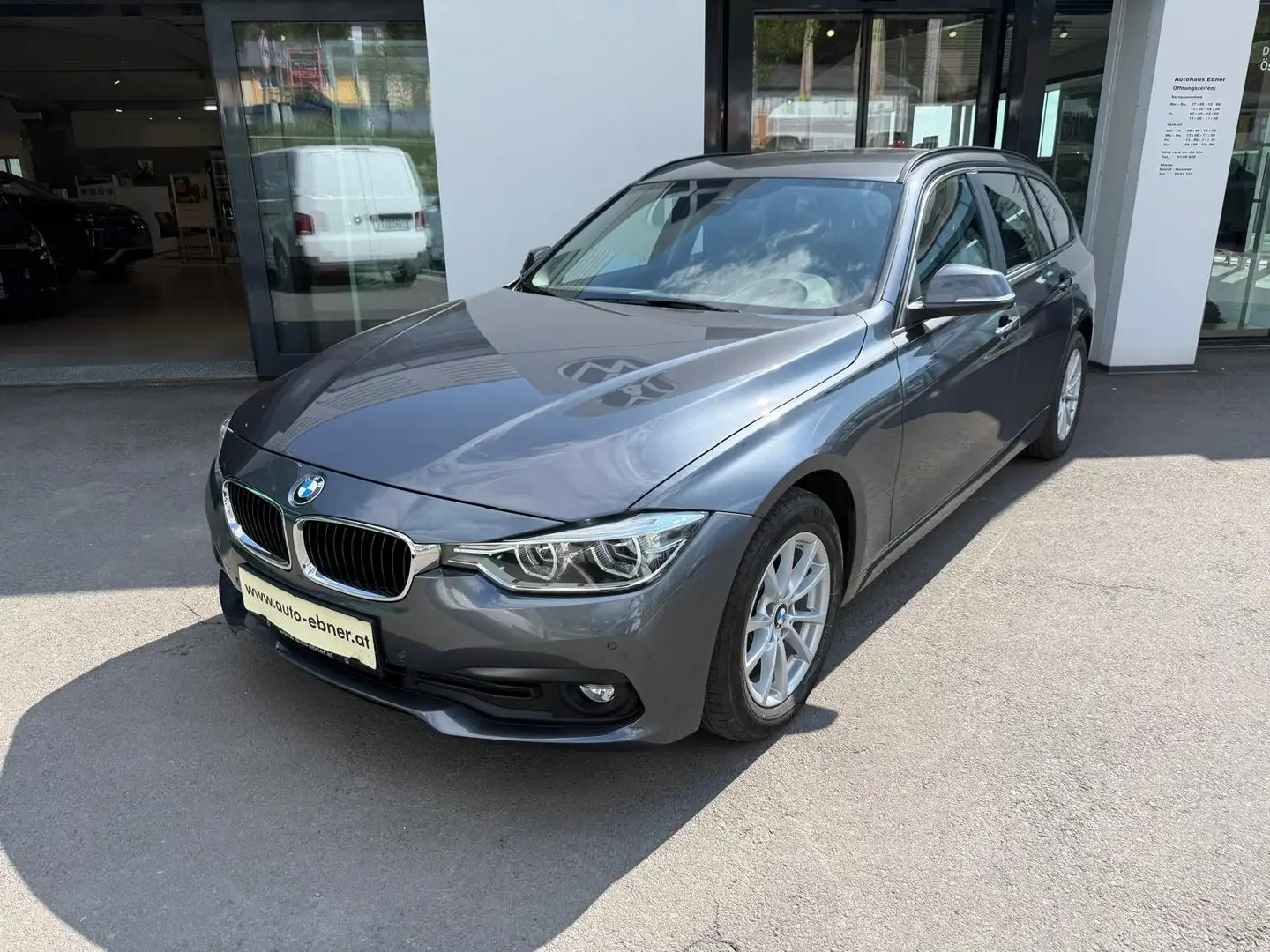BMW 318 BMW 318d Touring Grau - 1