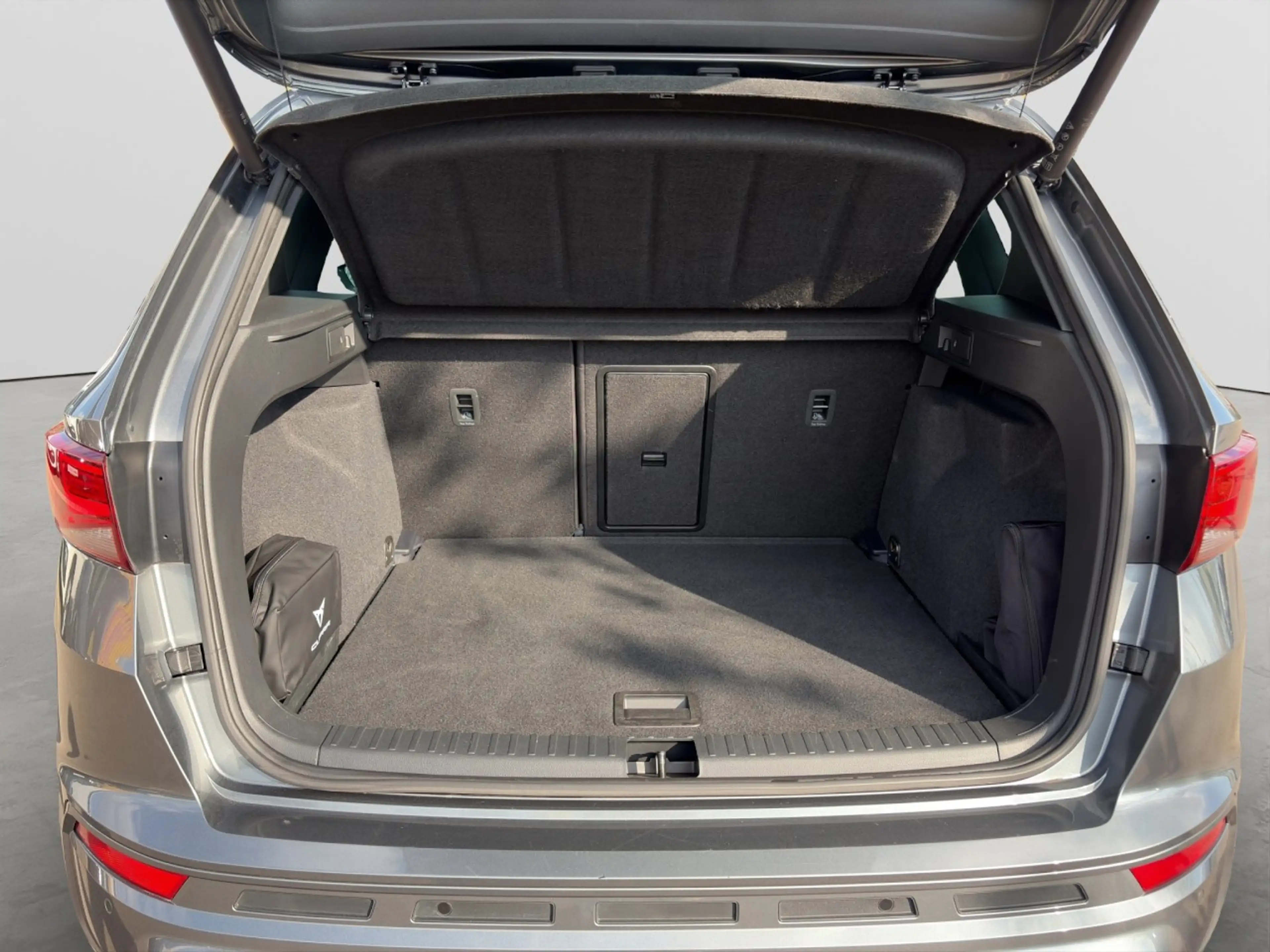 CUPRA Ateca TSI DSG VZ 4Drive 5JGar TopView eHeck SHZ — photo 10