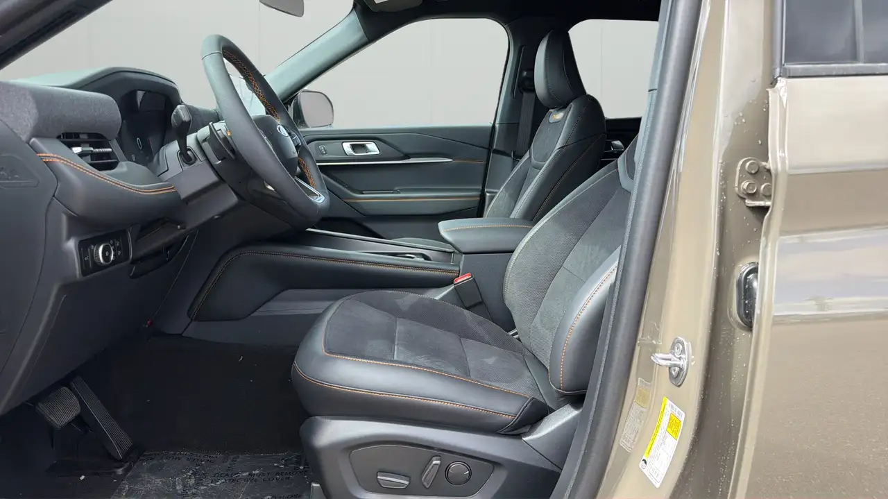 Ford Explorer photo Ford Explorer