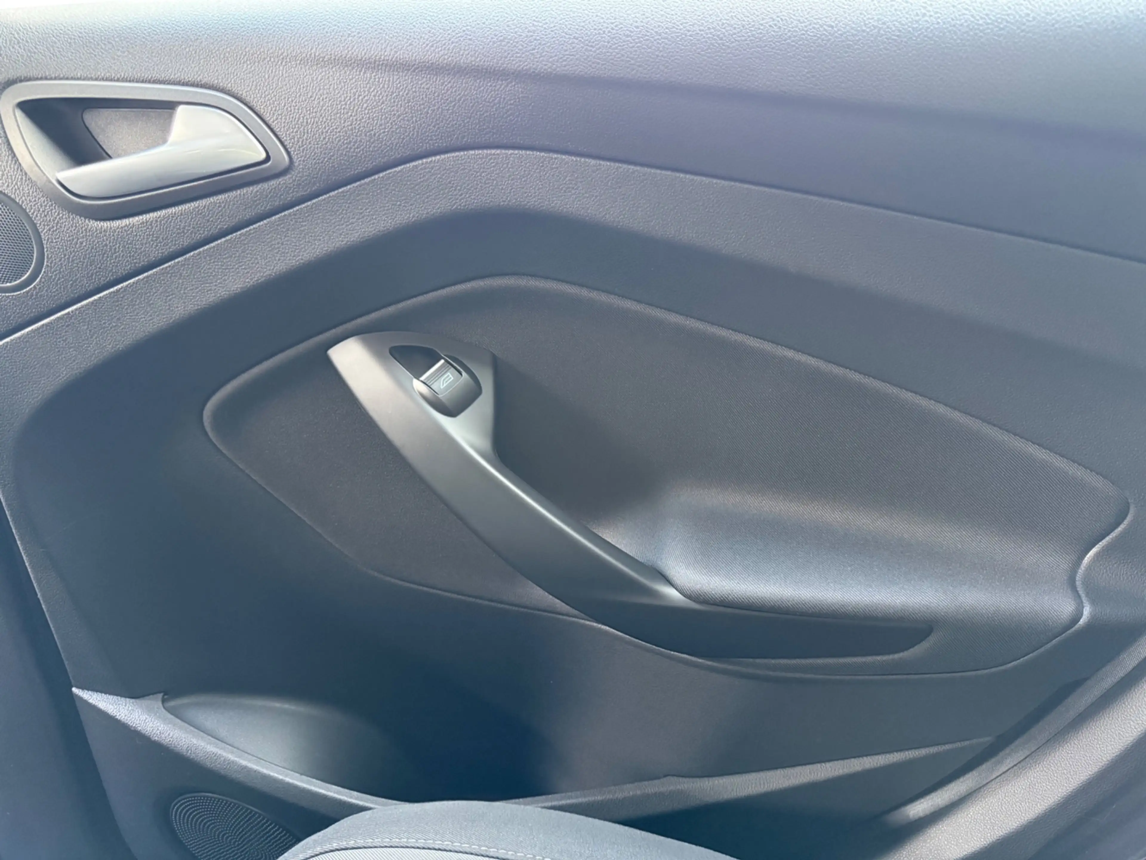 Ford C-Max 1.5 Titanium, Navi, PDC, Trekhaak 1500kg, 4-seizoe — photo 41
