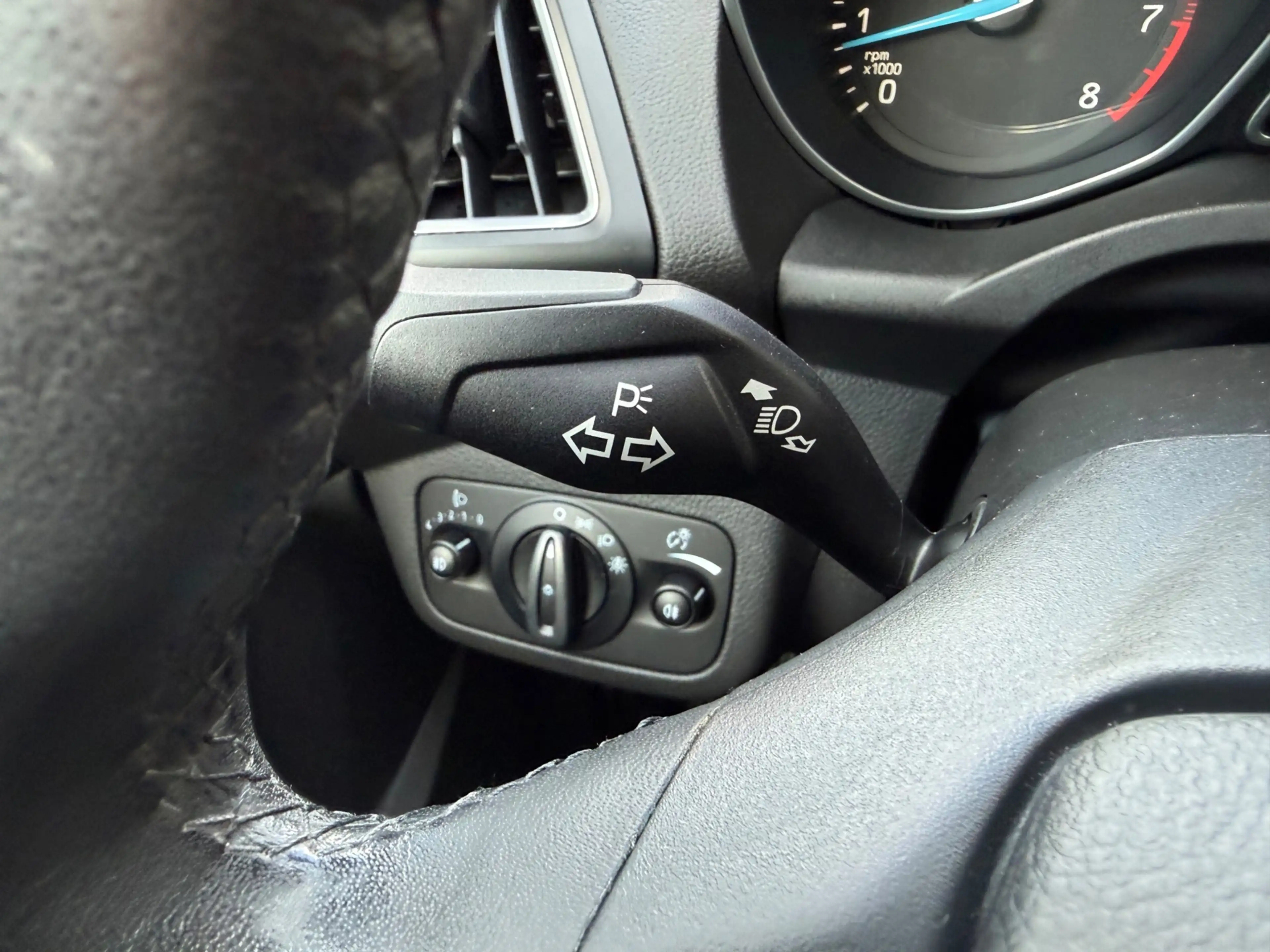 Ford C-Max 1.5 Titanium, Navi, PDC, Trekhaak 1500kg, 4-seizoe — photo 45