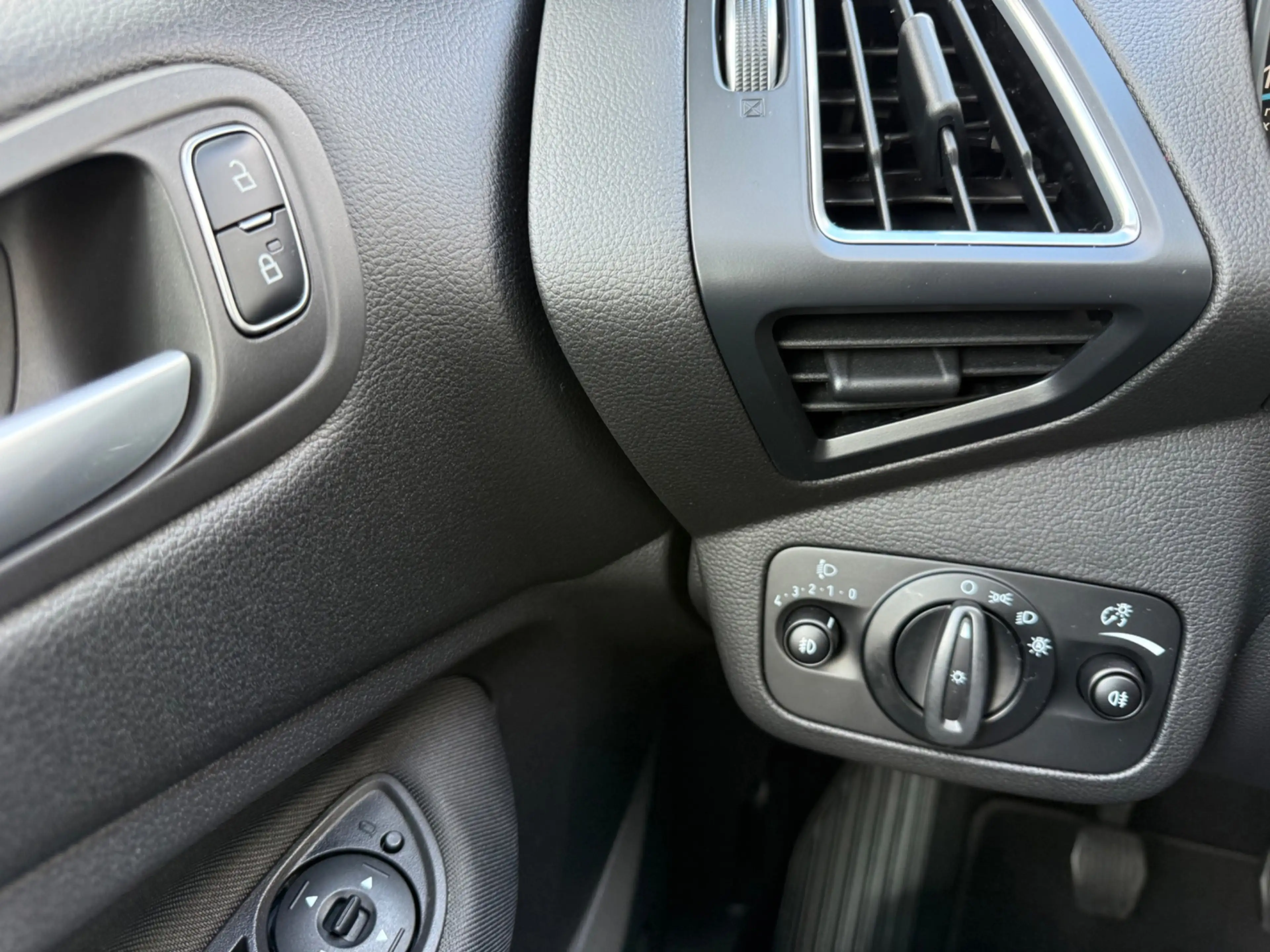 Ford C-Max 1.5 Titanium, Navi, PDC, Trekhaak 1500kg, 4-seizoe — photo 44