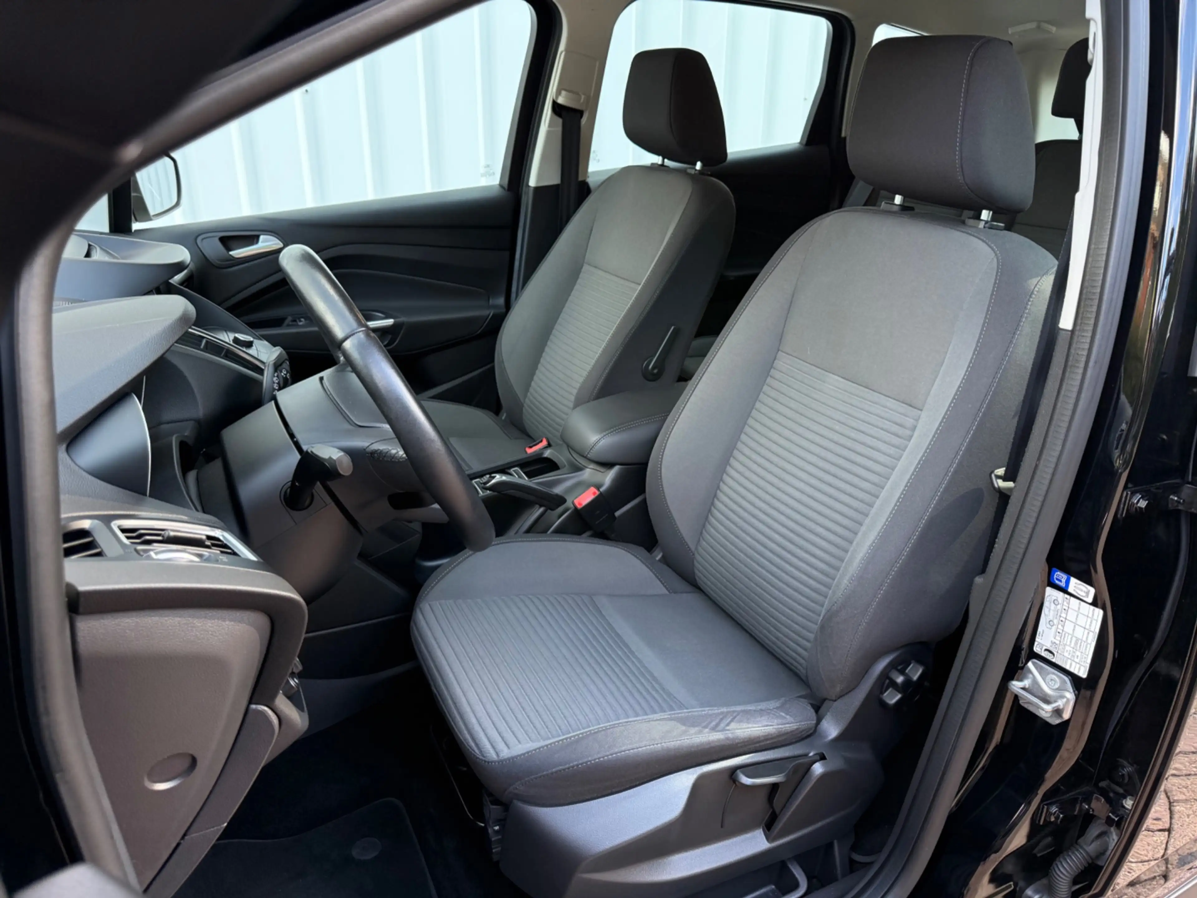 Ford C-Max 1.5 Titanium, Navi, PDC, Trekhaak 1500kg, 4-seizoe — photo 6