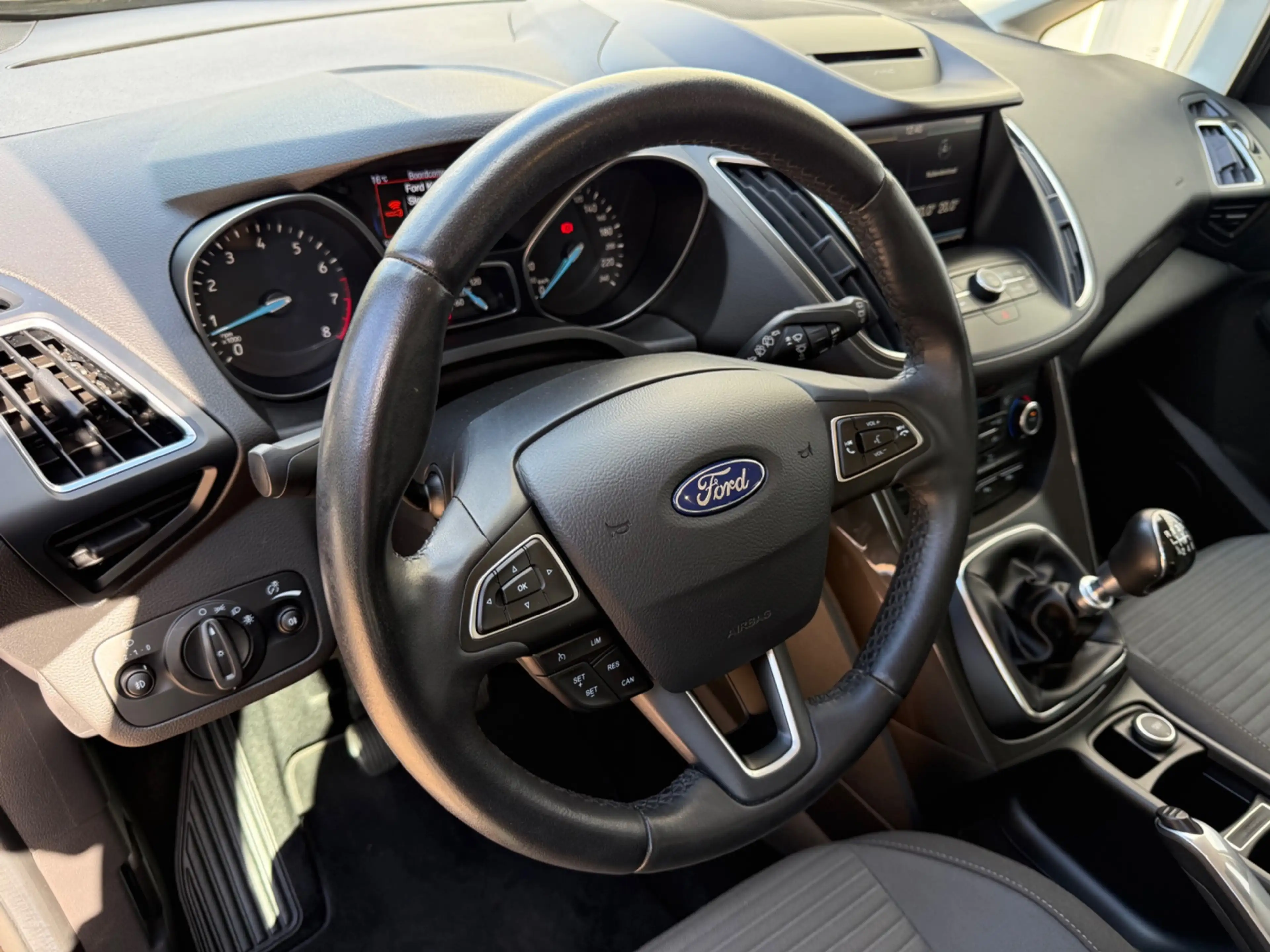 Ford C-Max 1.5 Titanium, Navi, PDC, Trekhaak 1500kg, 4-seizoe — photo 30