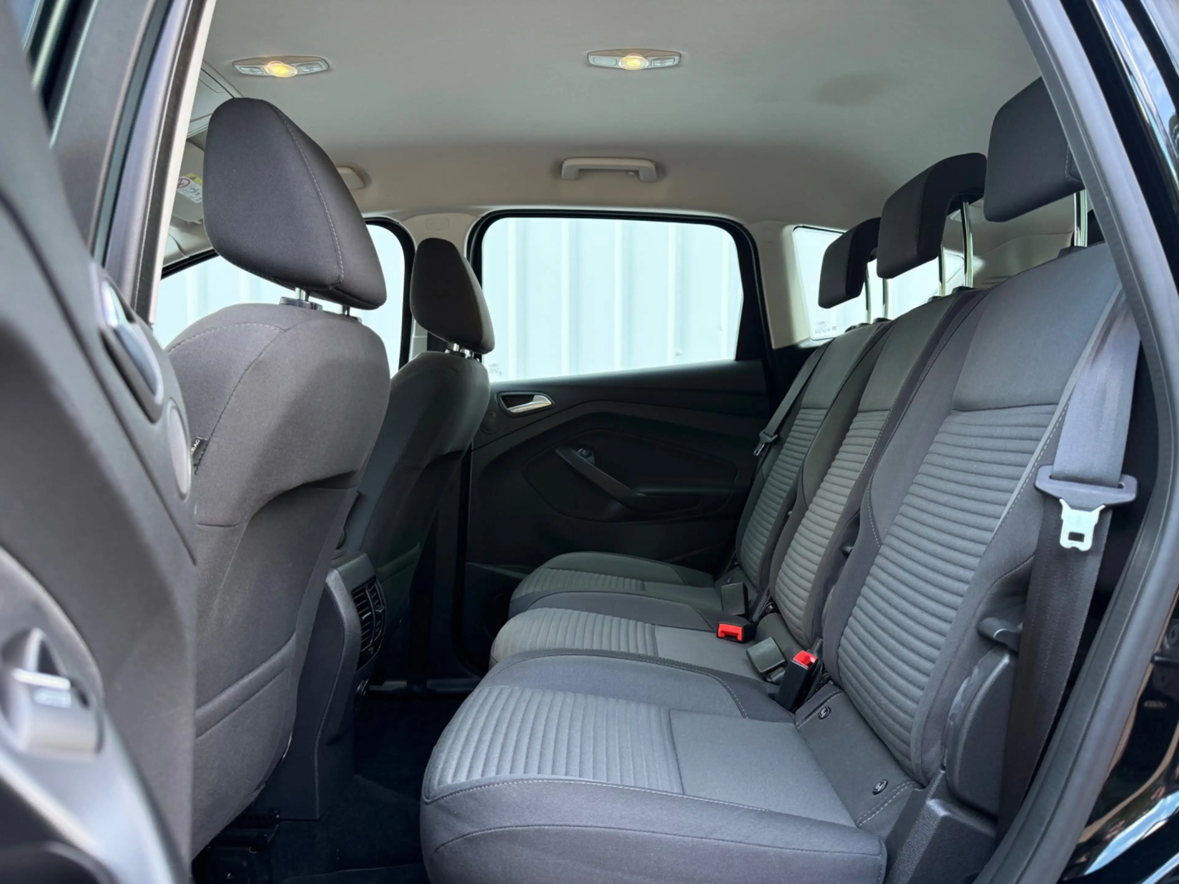 Ford C-Max 1.5 Titanium, Navi, PDC, Trekhaak 1500kg, 4-seizoe — photo 31