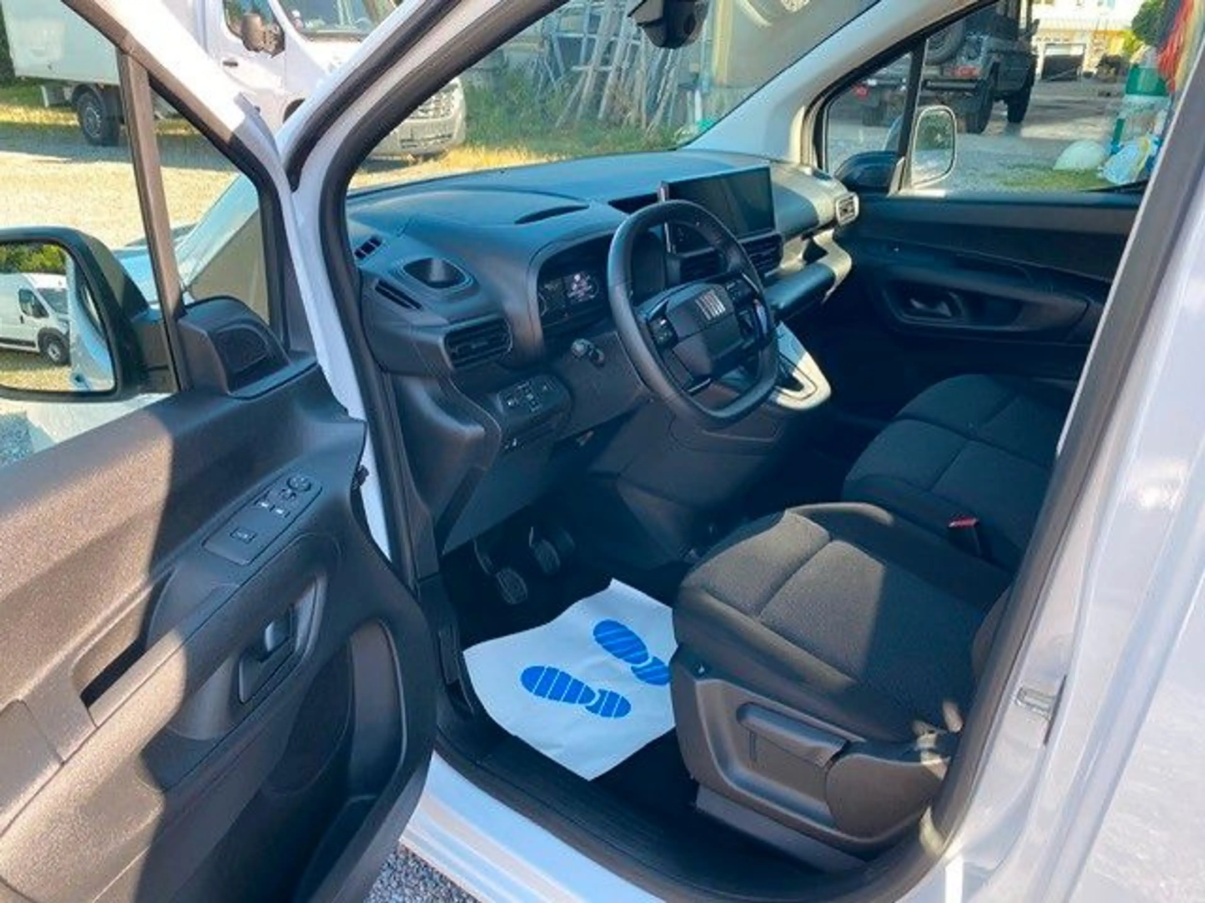 Fiat Doblo Kastenwagen XL 1.5 Klima Kamera — photo 11