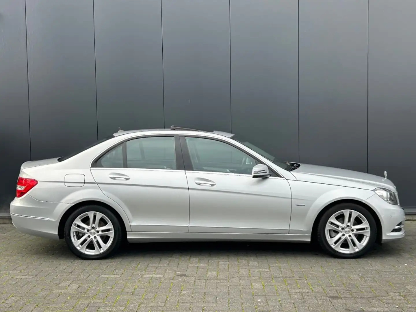 Mercedes-Benz C 180 C 180 Avantgarde 1e eigenaar S.dak Xenon Cruise Na Gris - 2