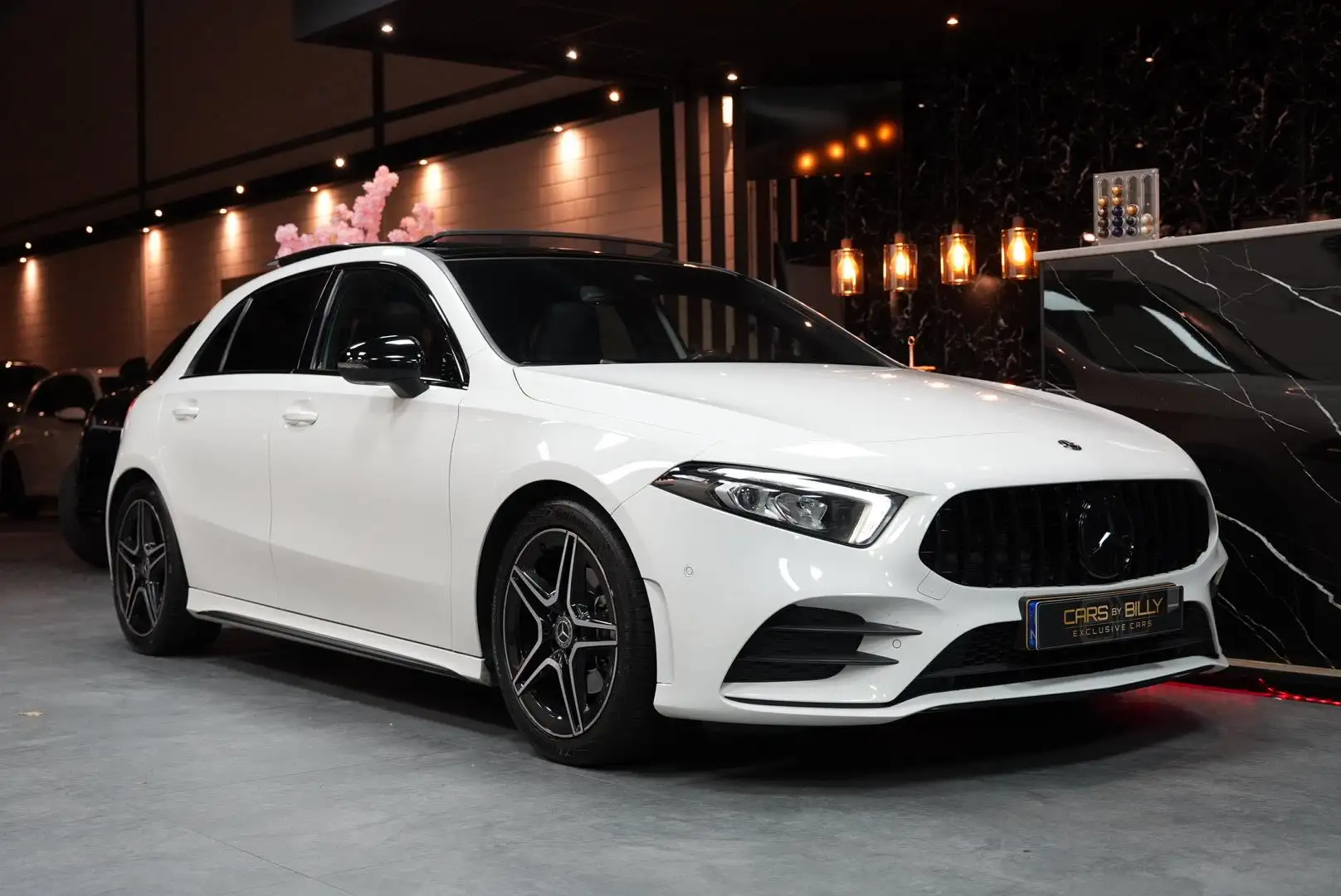Mercedes-Benz A 200 A200 AMGLINE|PANO|AUT7|NIGHTEDITION Blanc - 1