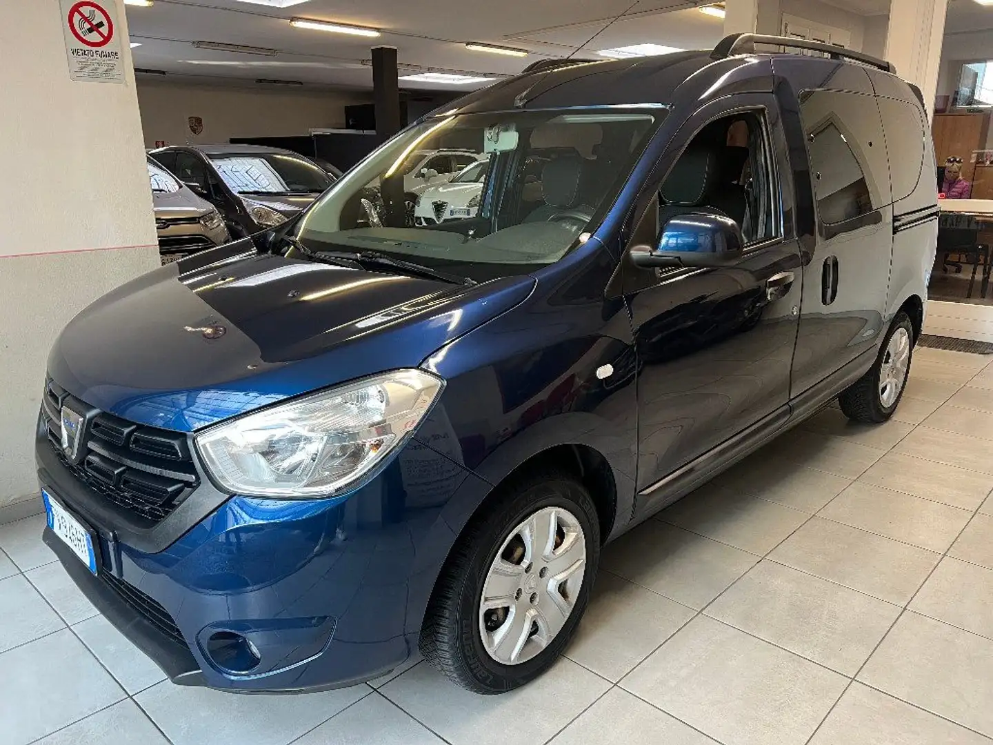 Dacia Dokker 1.5 Blue dCi 8V 75CV Essential Azul - 1