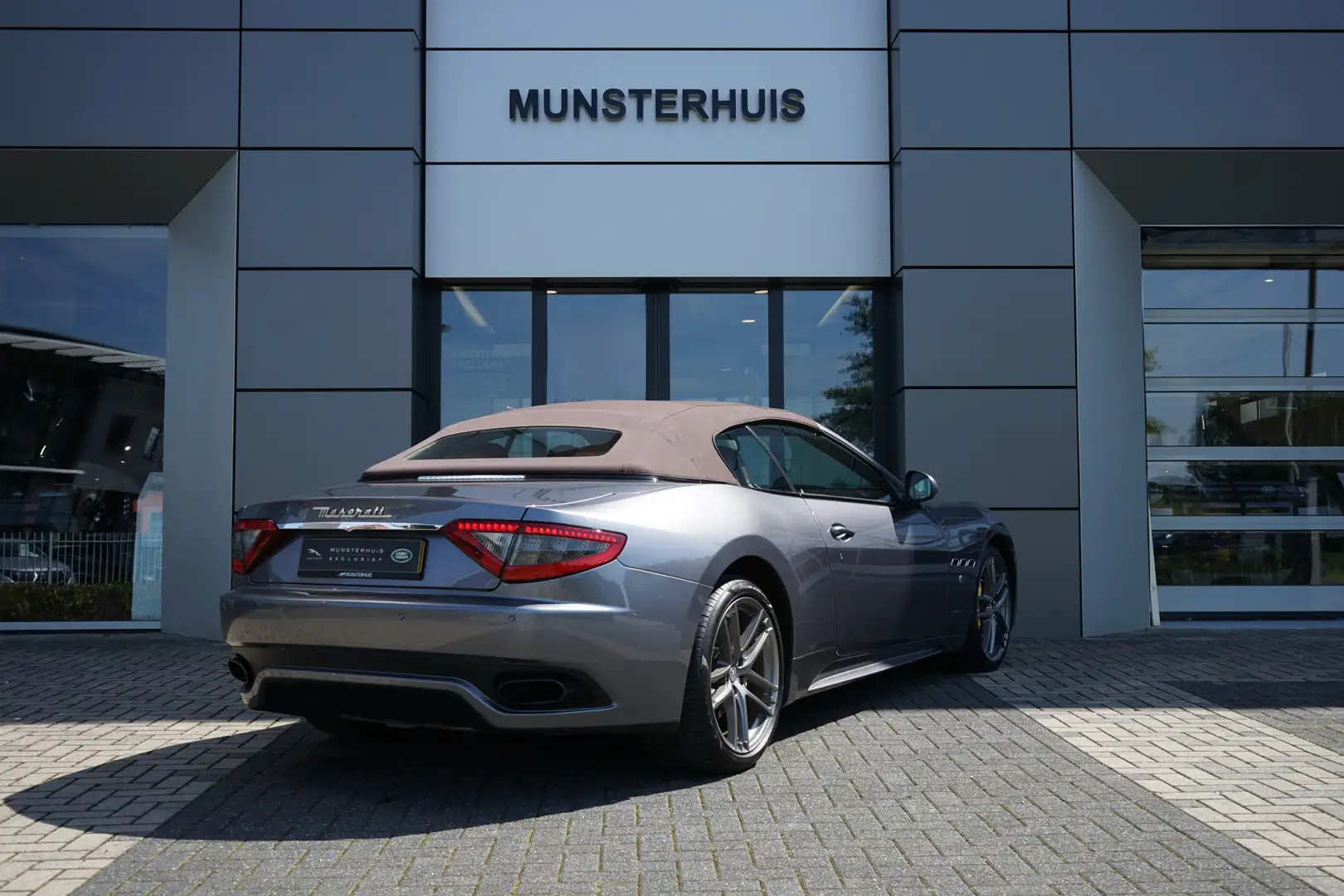 Maserati GranCabrio 4.7 V8 Sport | Bluetooth | 450PK | Windschot | Gris - 2