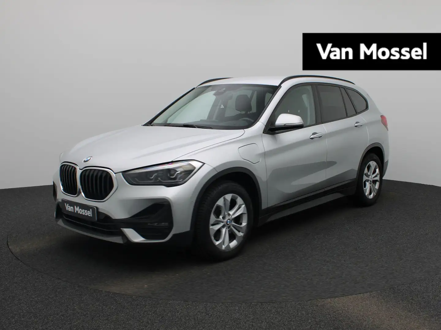 BMW X1 xDrive25e | Climate Control | Achteruitrijcamera | Gris - 1