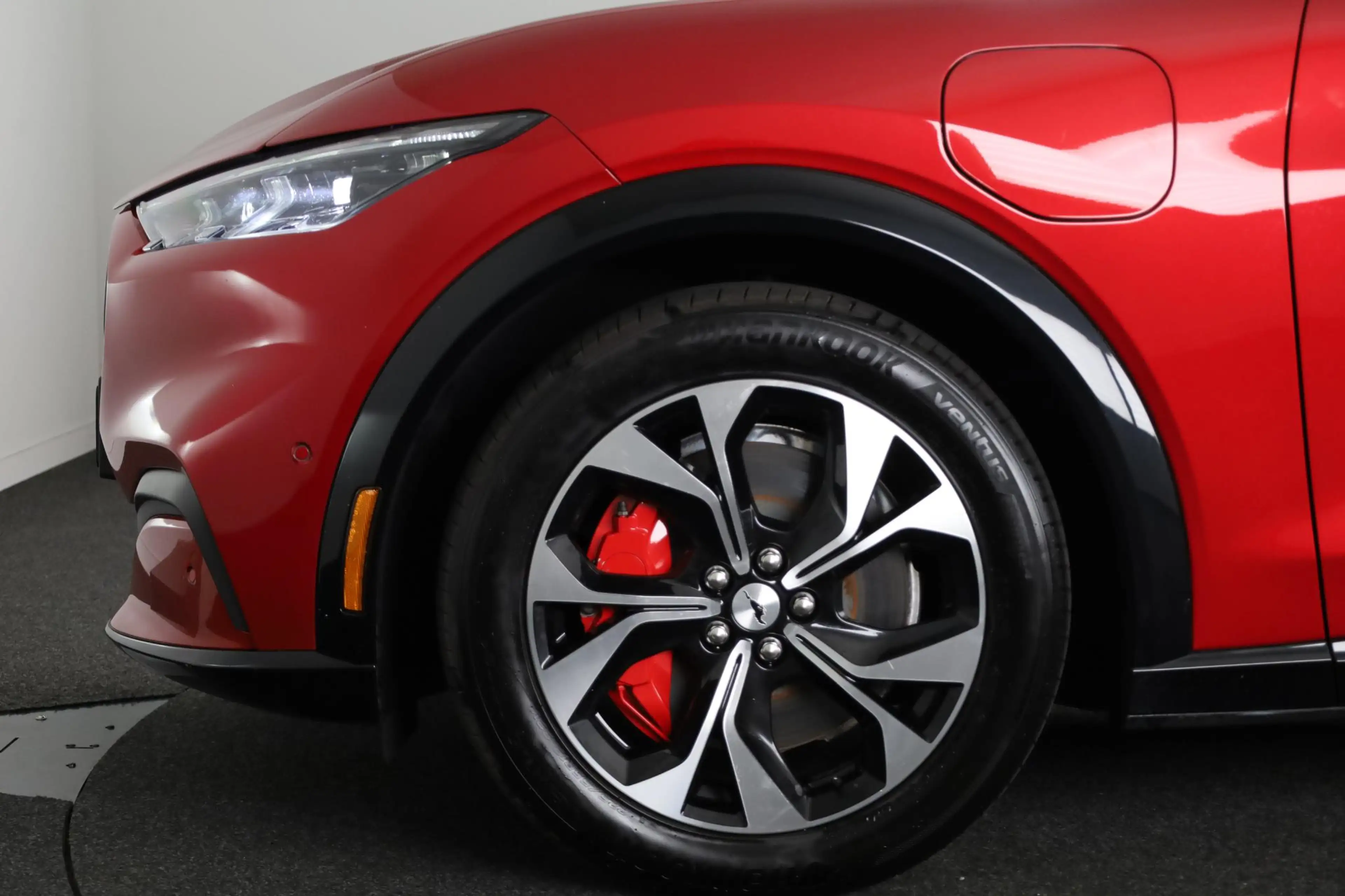 Ford Mustang Mach-E AWD 75 kWh | Panoramadak | Trekhaak | B&O | 360 Ca — photo 6